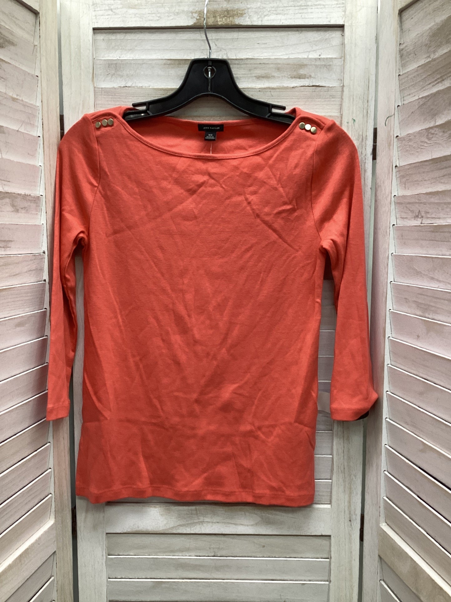 Top Short Sleeve By Ann Taylor In Coral, Size: Xs