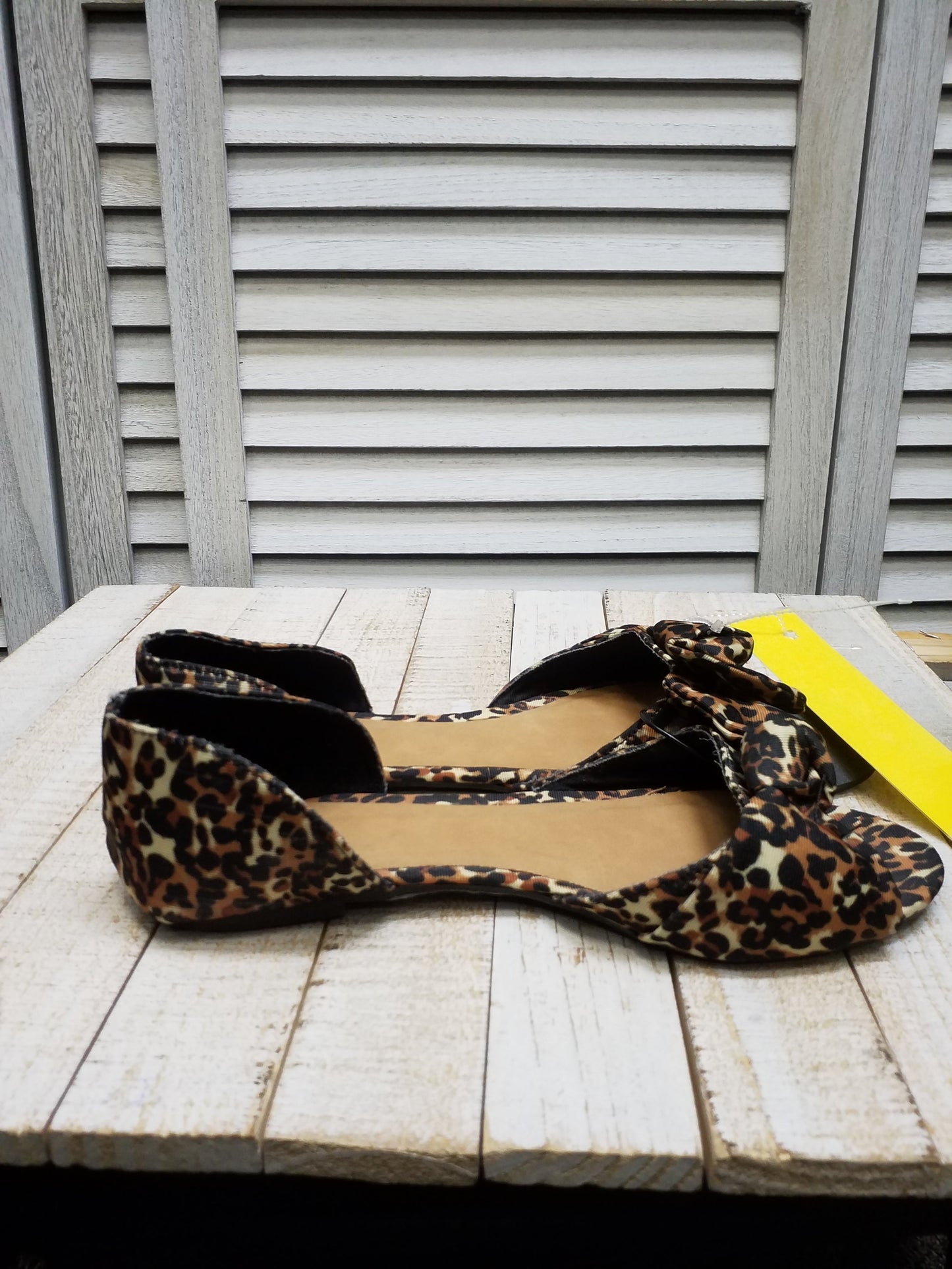 Animal Print Sandals Flats Bamboo, Size 7.5