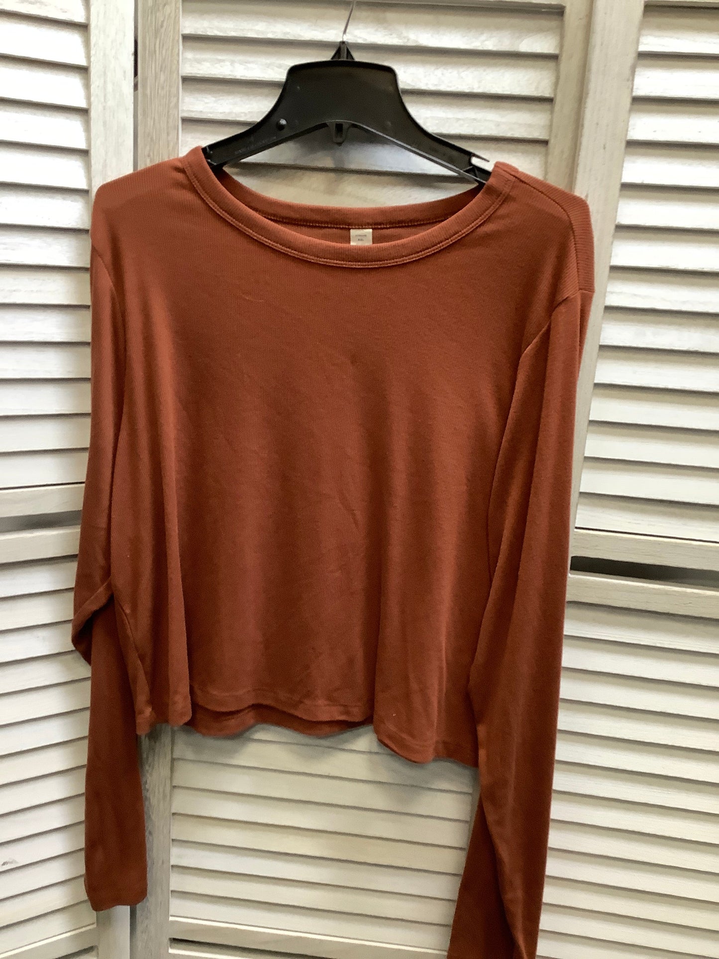 Red Athletic Top Long Sleeve Collar Old Navy, Size Xxl