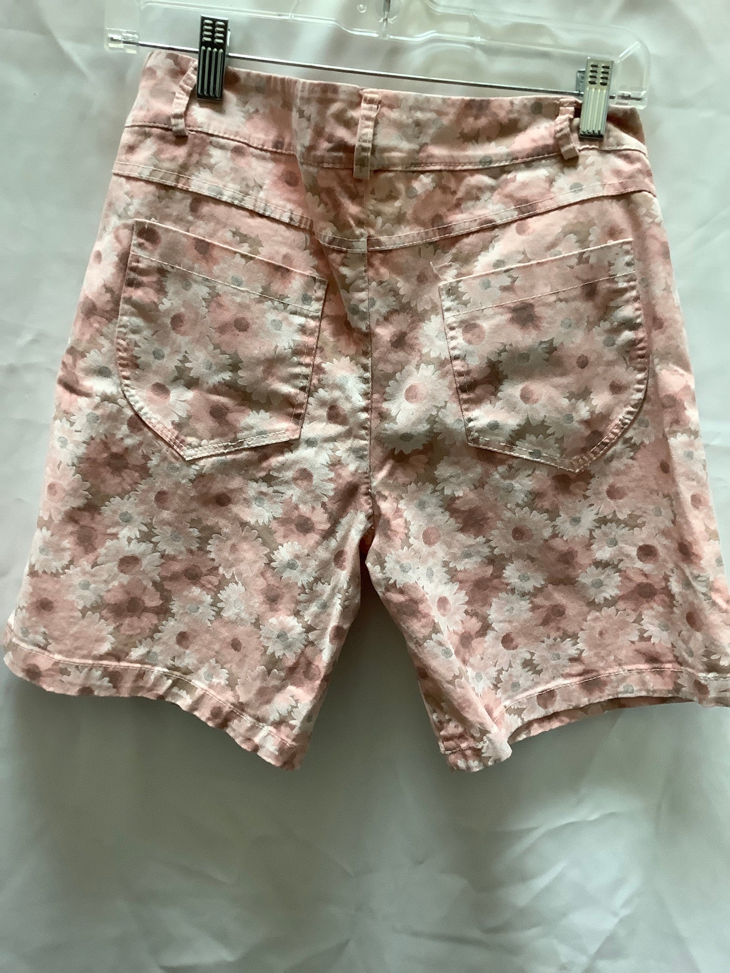 Shorts By Clothes Mentor  Size: L