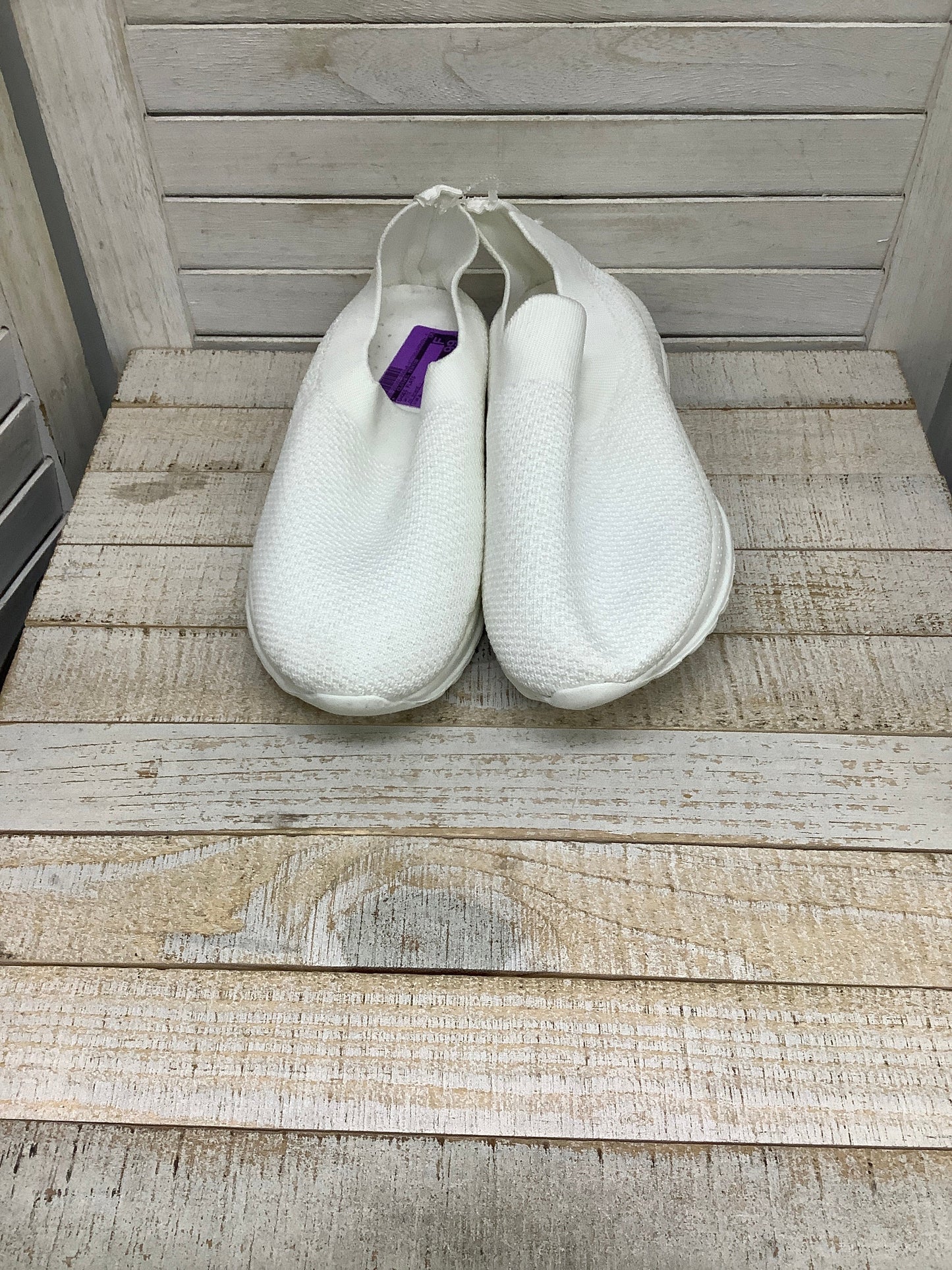 White Shoes Flats Clothes Mentor, Size 9