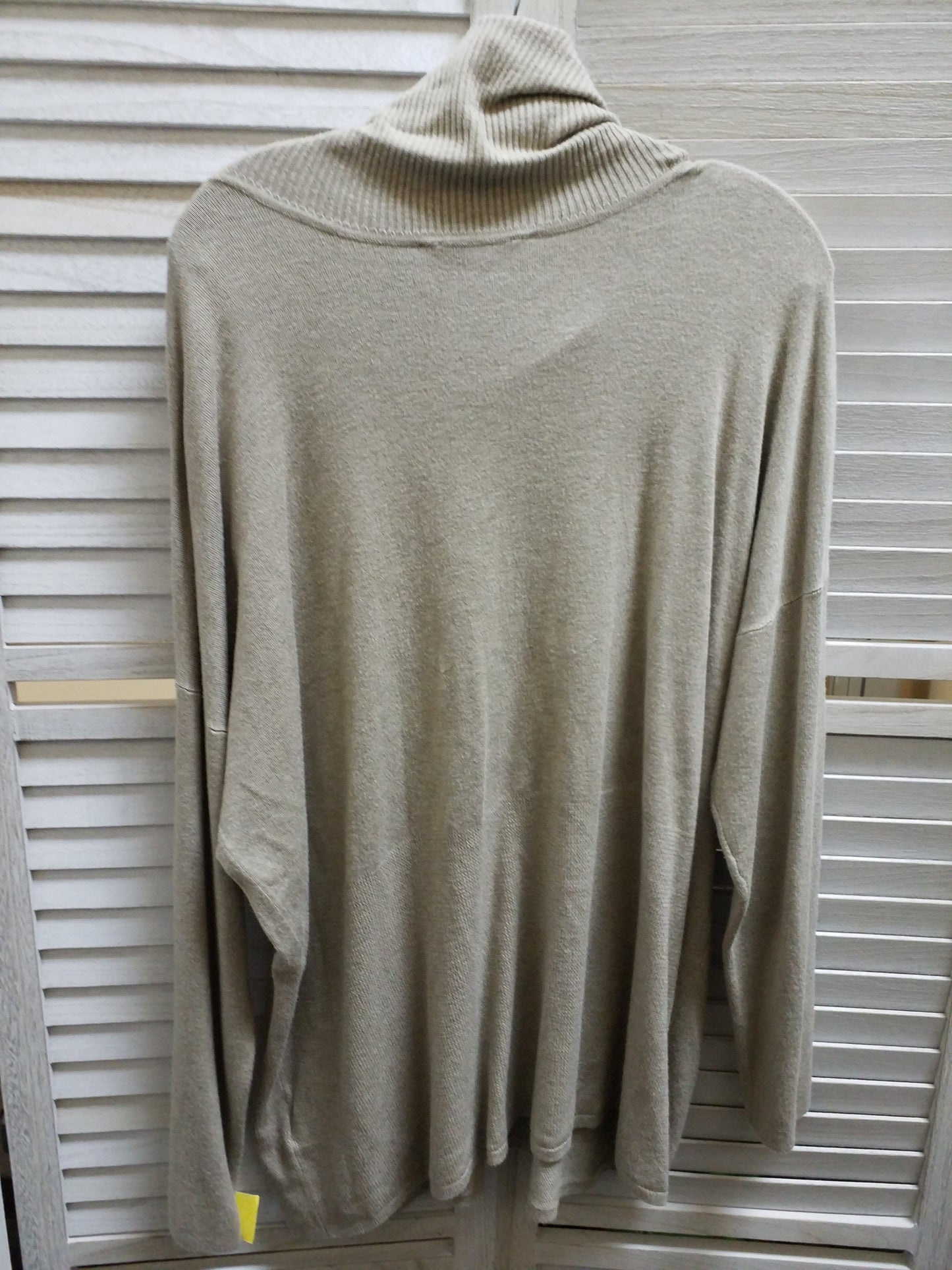 Sweater By Clothes Mentor  Size: L