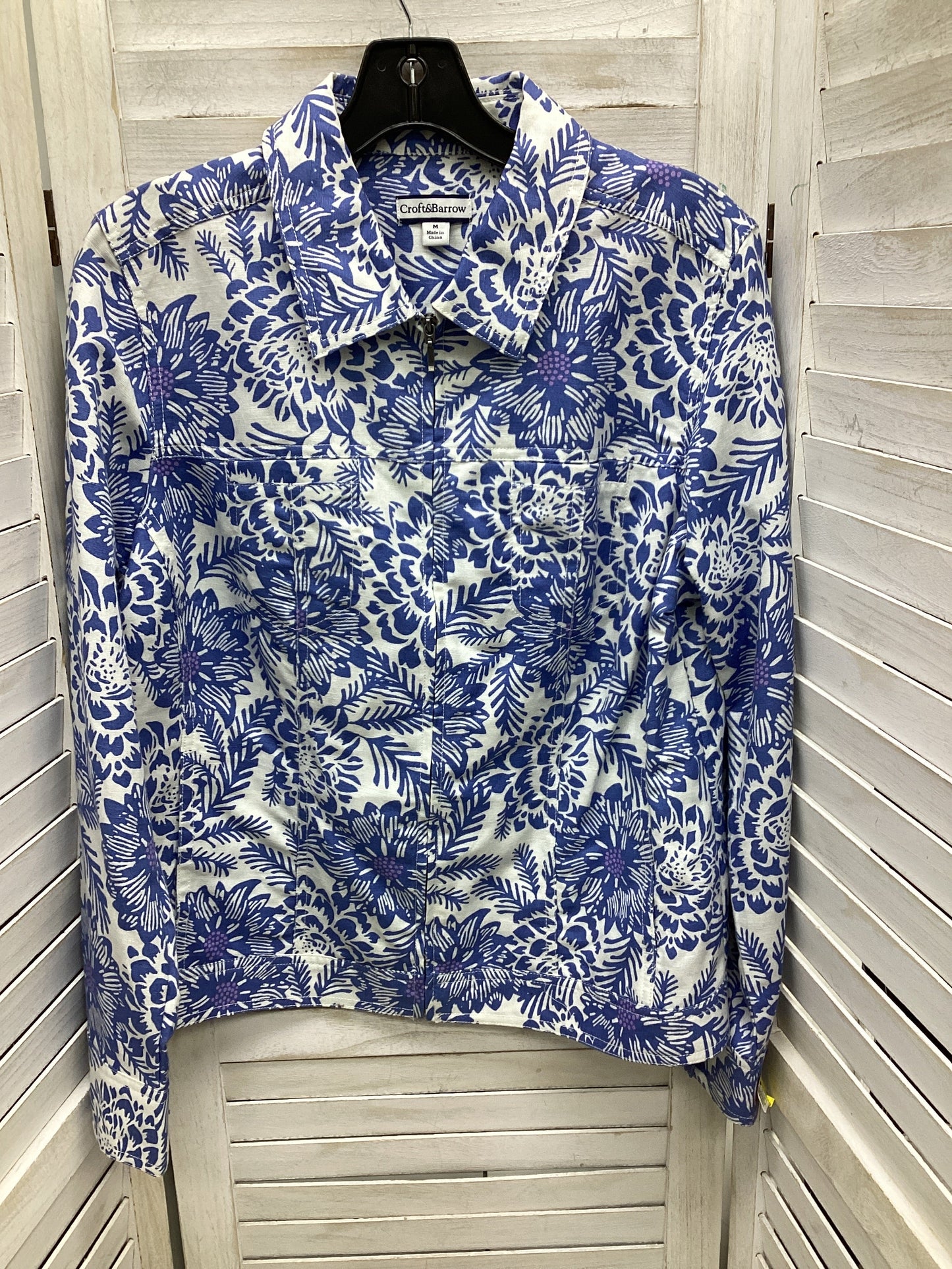 Jacket Shirt By Croft And Barrow In White Blue, Size: M