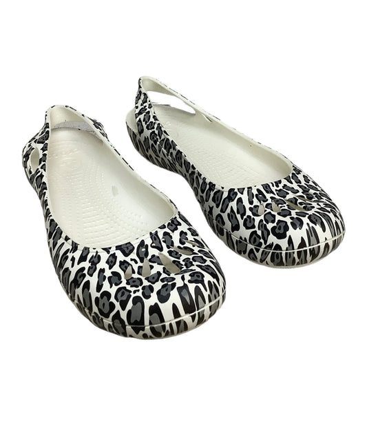 Shoes Flats By Crocs  Size: 10
