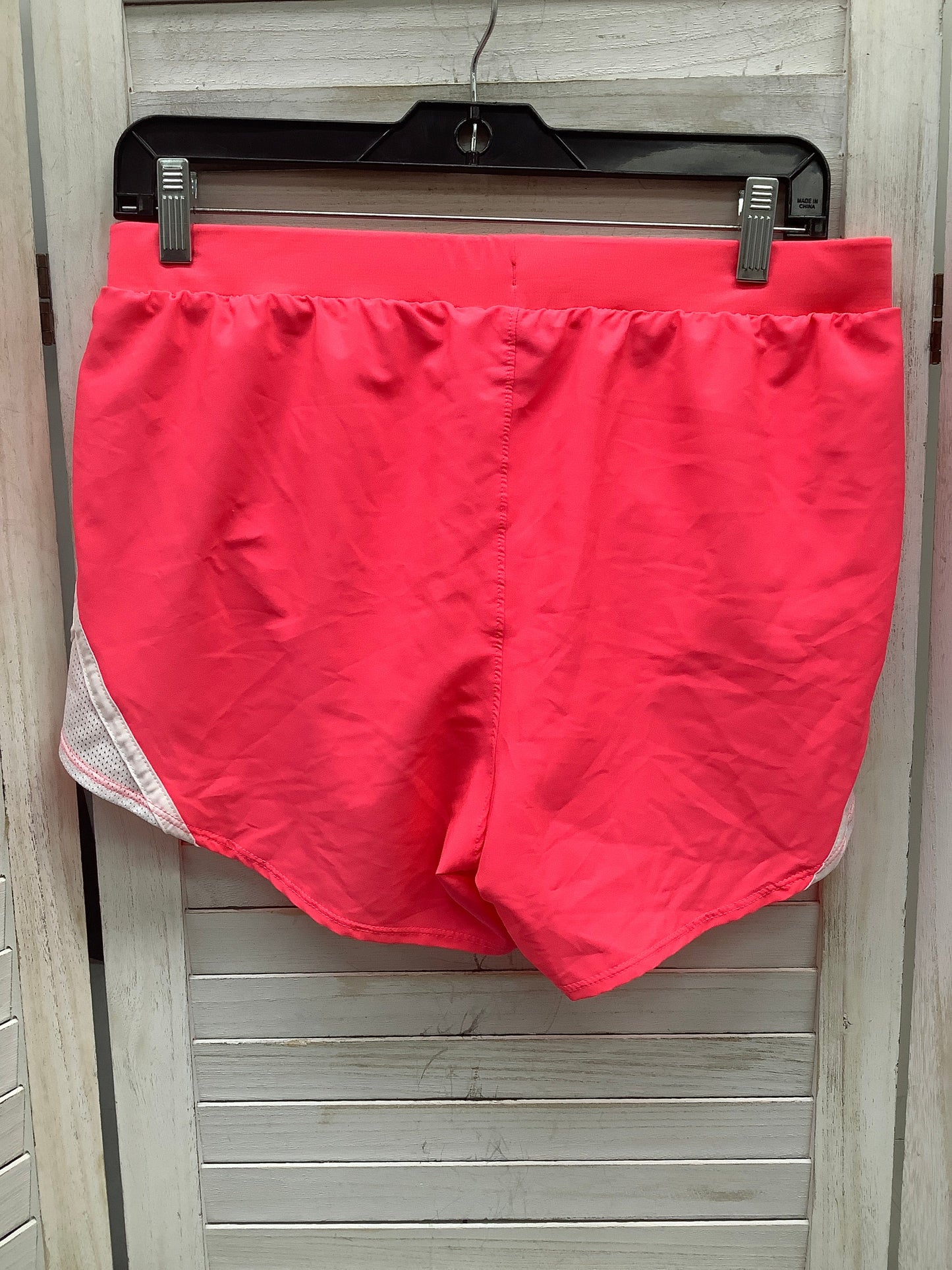 Pink Athletic Shorts Under Armour, Size M