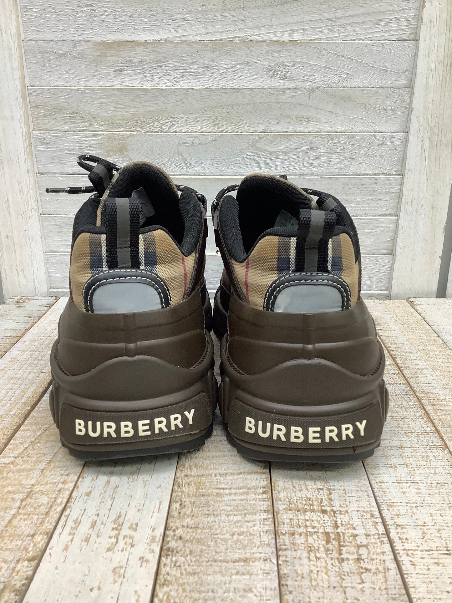 Brown Shoes Sneakers Burberry, Size 13