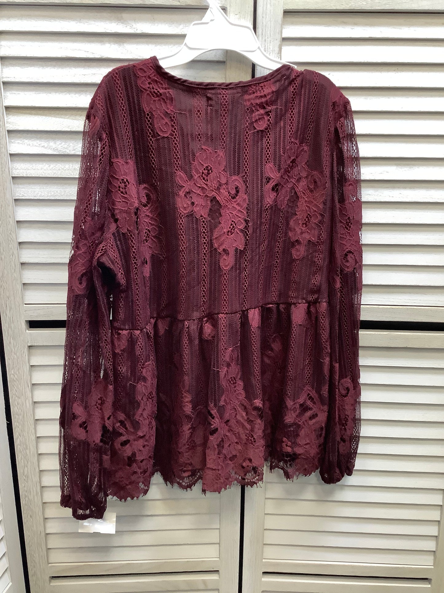 Top Long Sleeve By Taylor & Sage In Red, Size: M