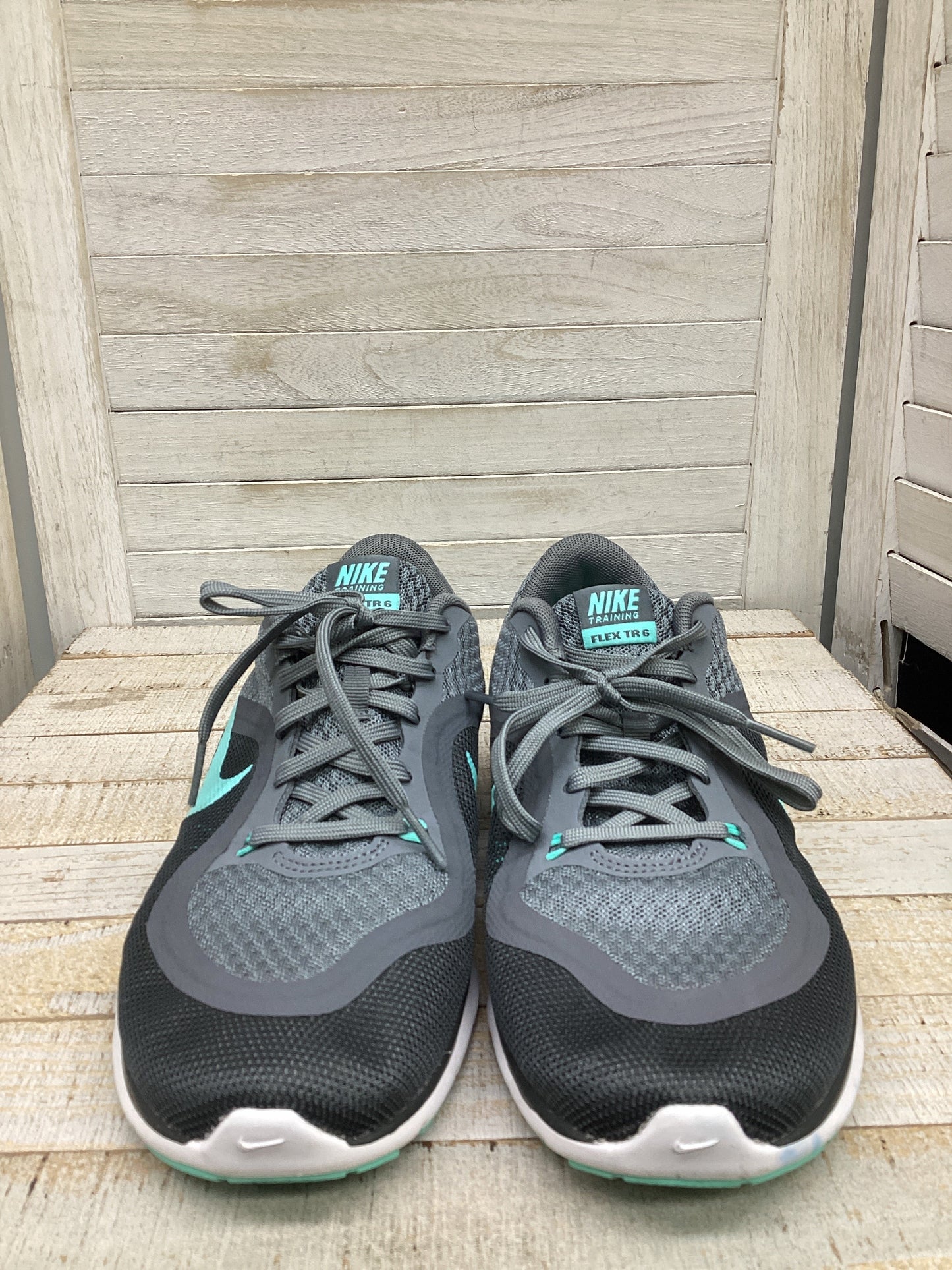 Shoes Athletic By Nike In Grey, Size: 8.5