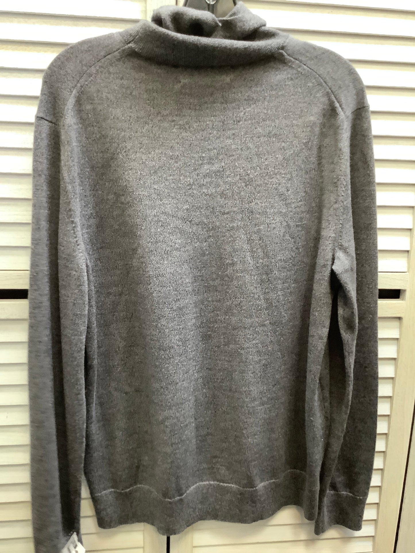 Top Long Sleeve By Banana Republic In Grey, Size: L