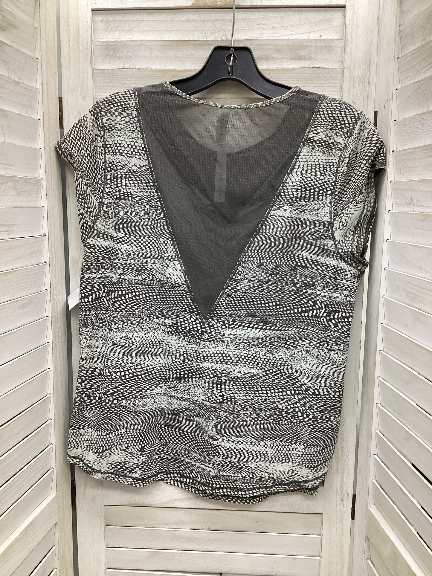 Athletic Top Short Sleeve By Lululemon In Snakeskin Print, Size: 6