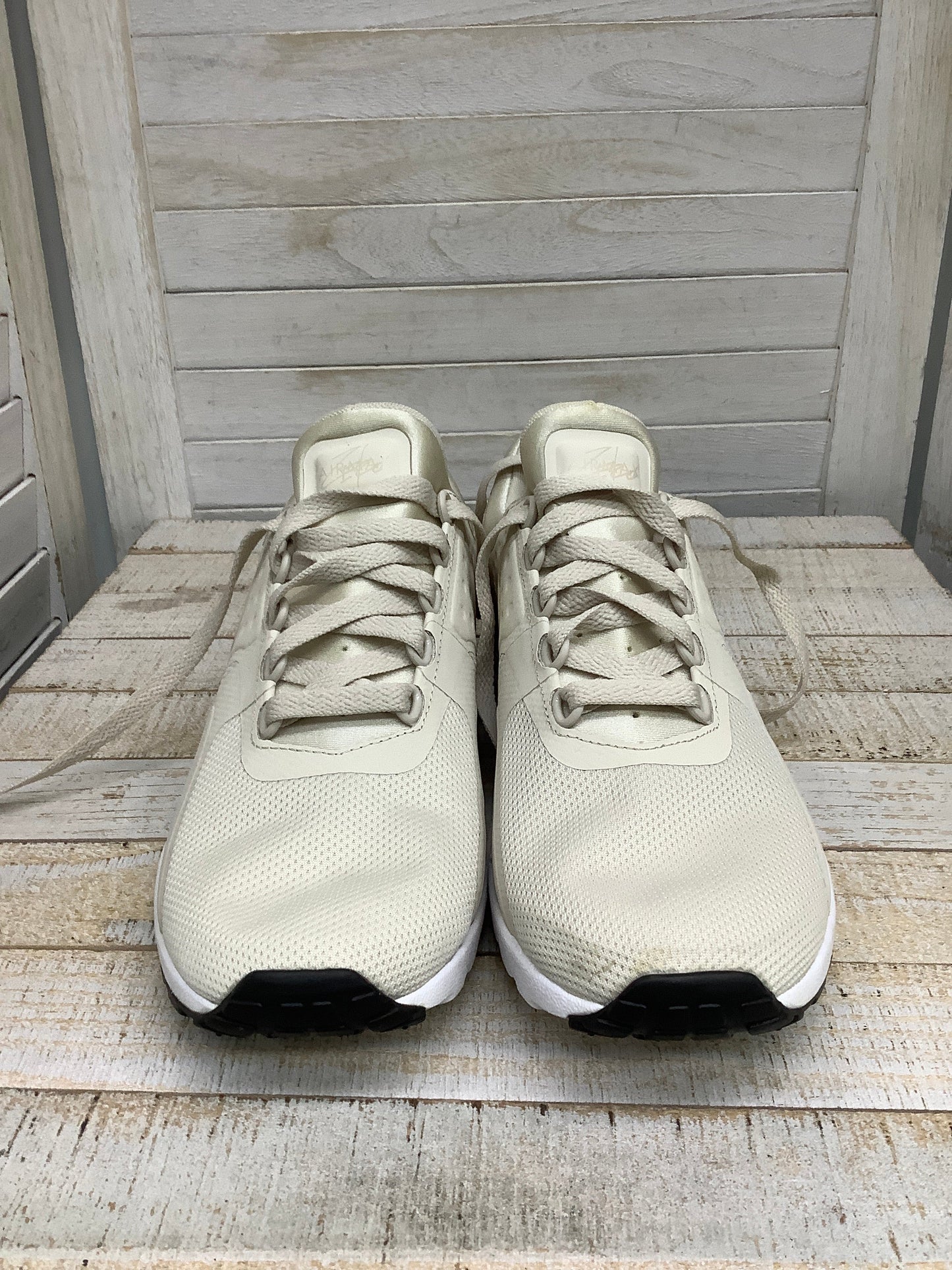 Shoes Athletic By Nike In Cream, Size: 9