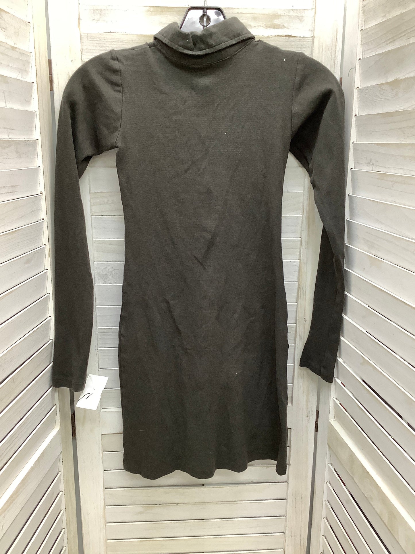 Dress Casual Short By Clothes Mentor In Grey, Size: Xs