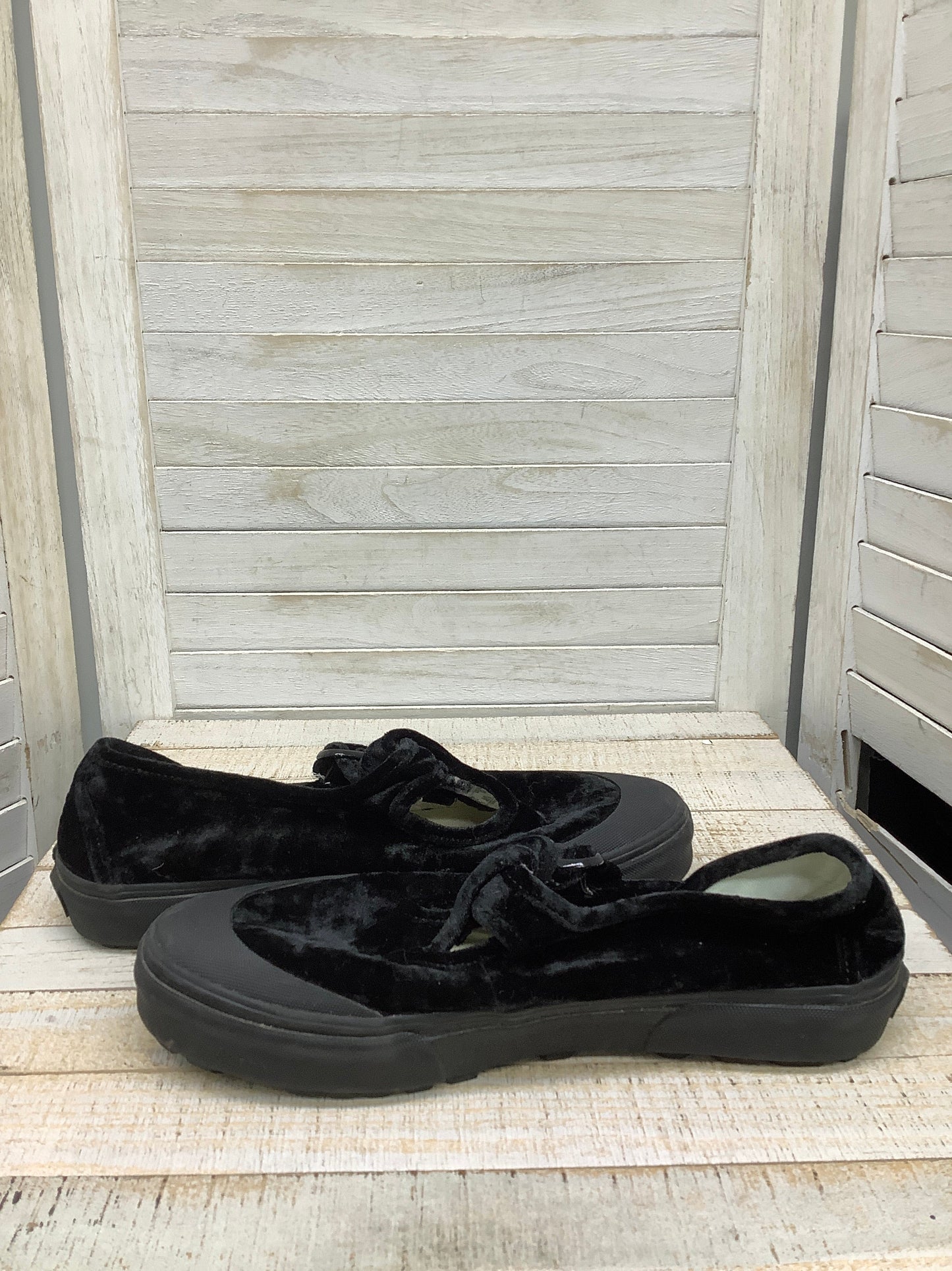 Shoes Flats By Vans In Black, Size: 9.5