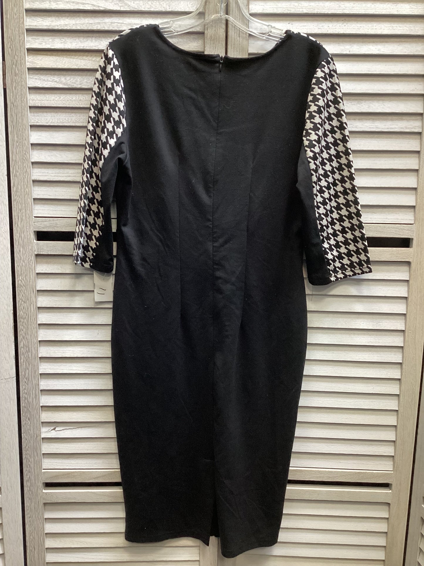 Dress Casual Midi By Clothes Mentor In Black & White, Size: Xl