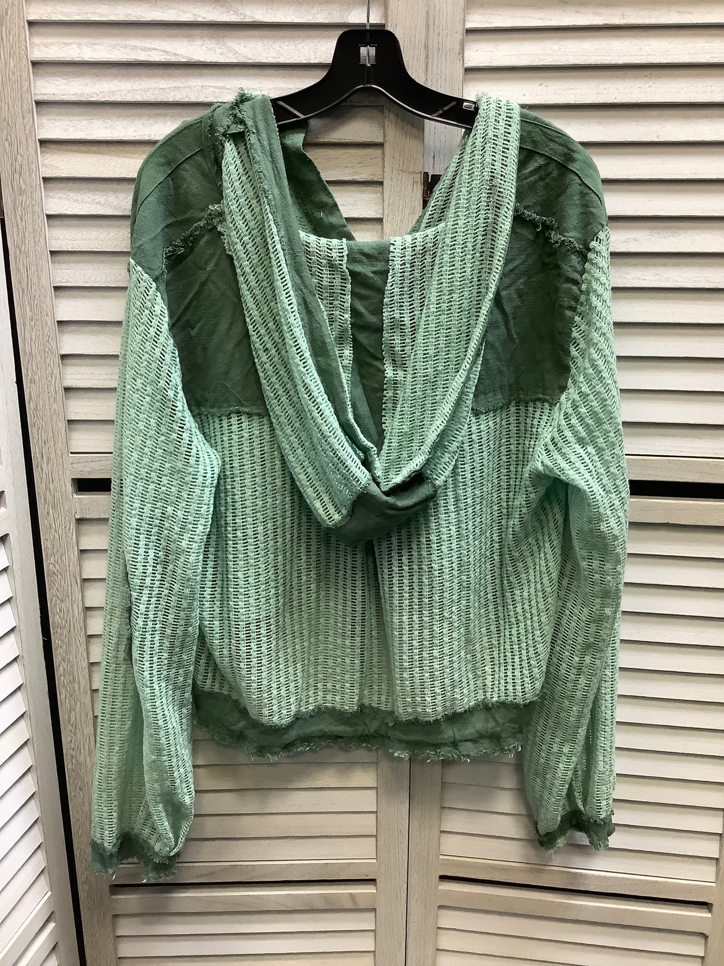 Sweatshirt Hoodie By Pol In Green, Size: L