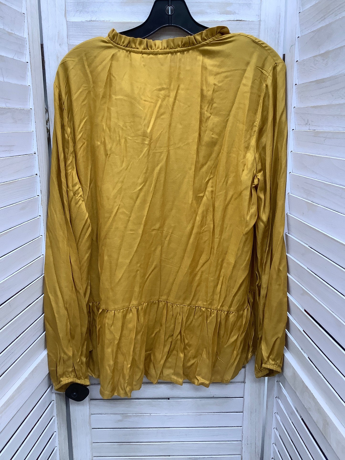 Top Long Sleeve By New York And Co In Yellow, Size: Xl