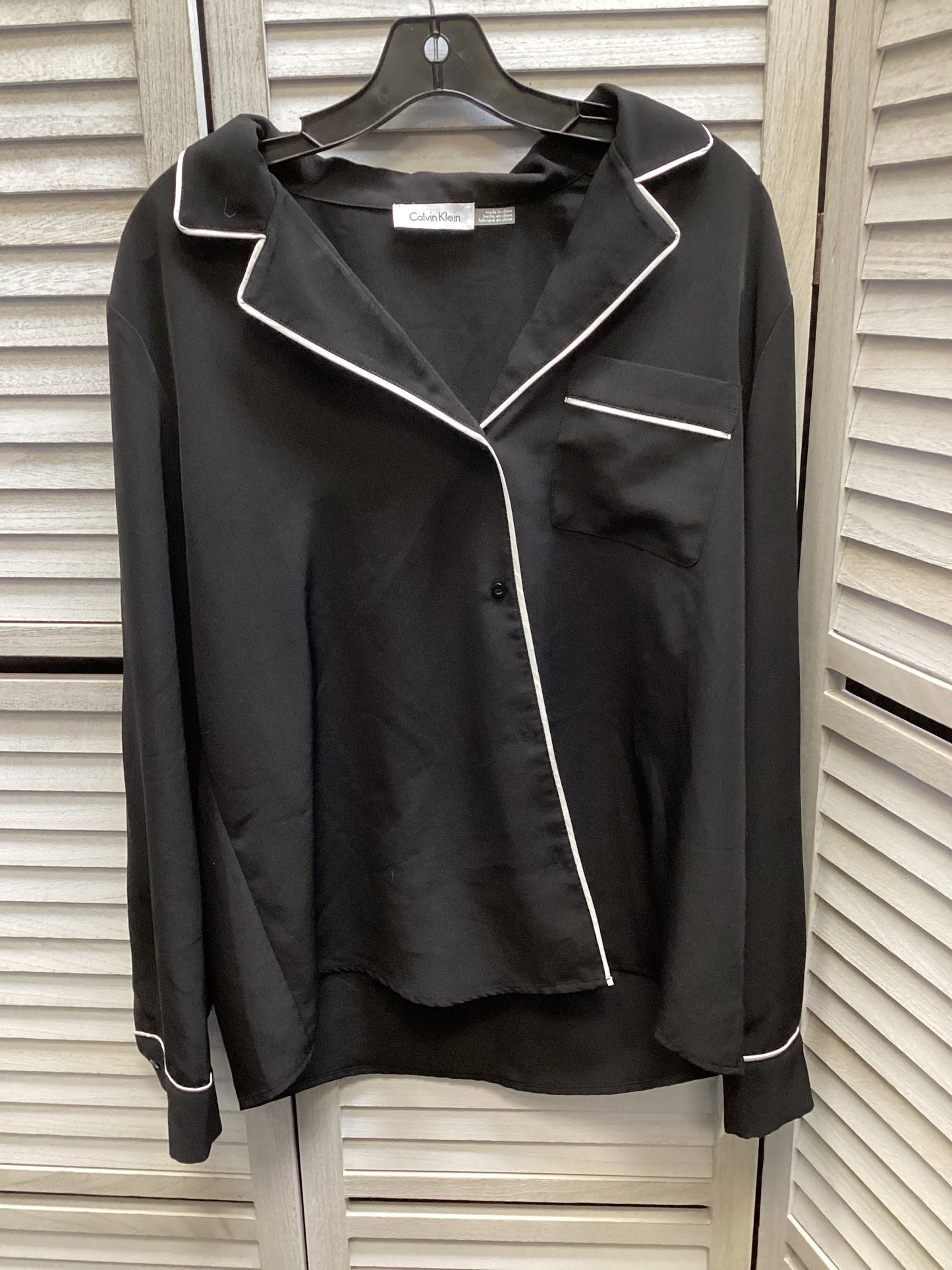 Top Long Sleeve By Calvin Klein In Black, Size: Xl