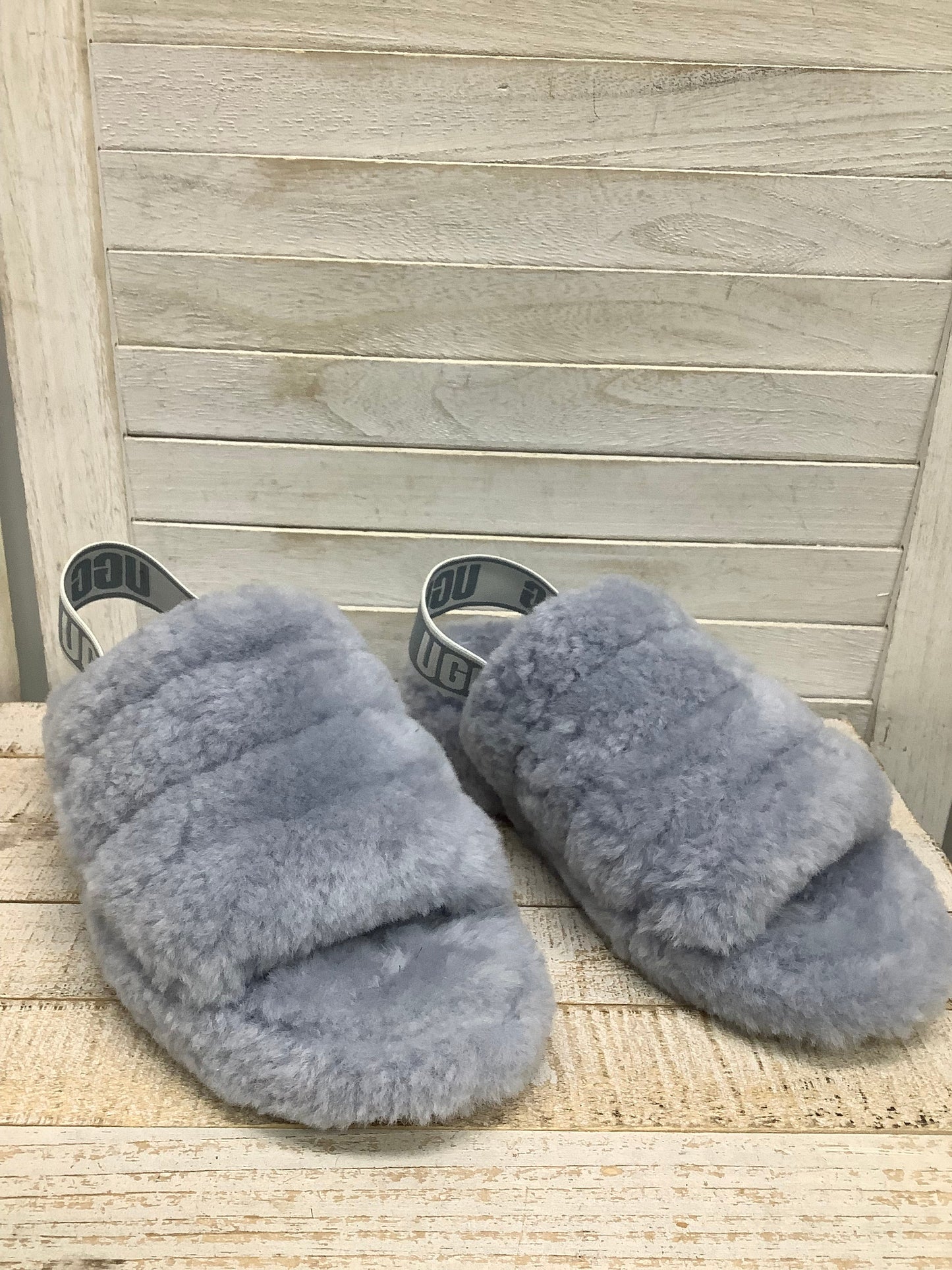 Slippers By Ugg In Grey, Size: 6