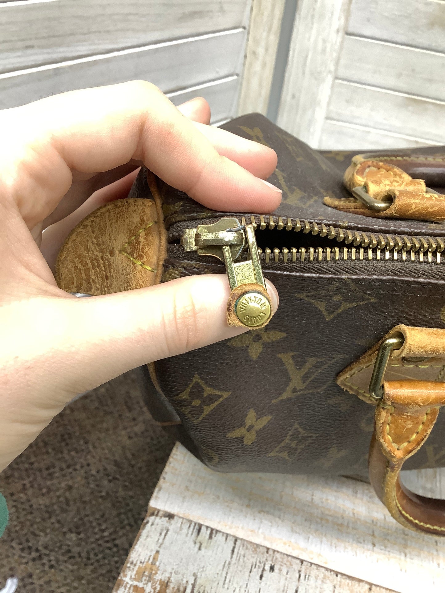 Handbag Louis Vuitton, Size Medium