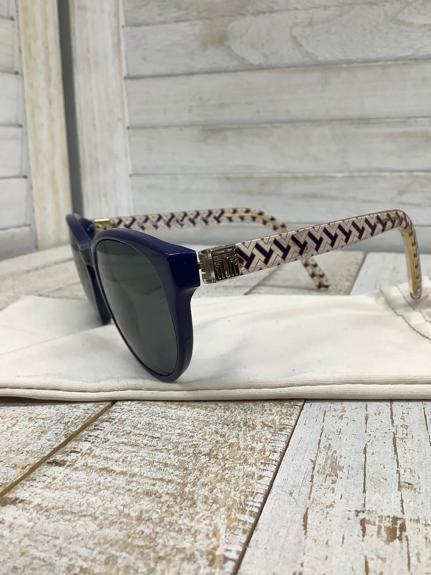 Sunglasses Designer By Tory Burch