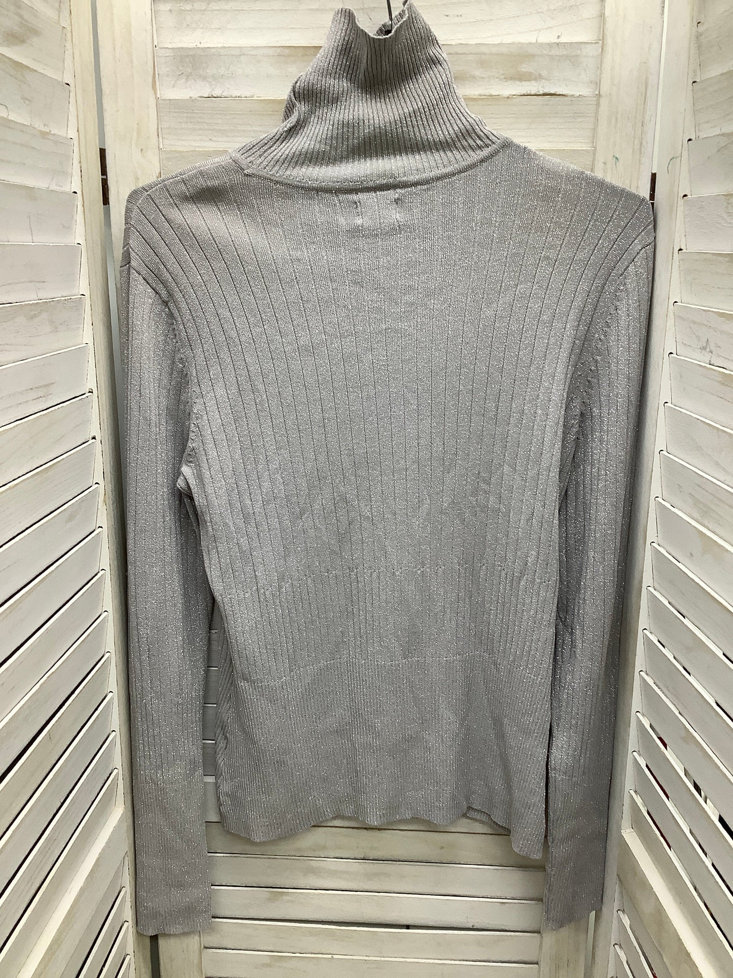 Top Long Sleeve By Worthington In Silver, Size: Large