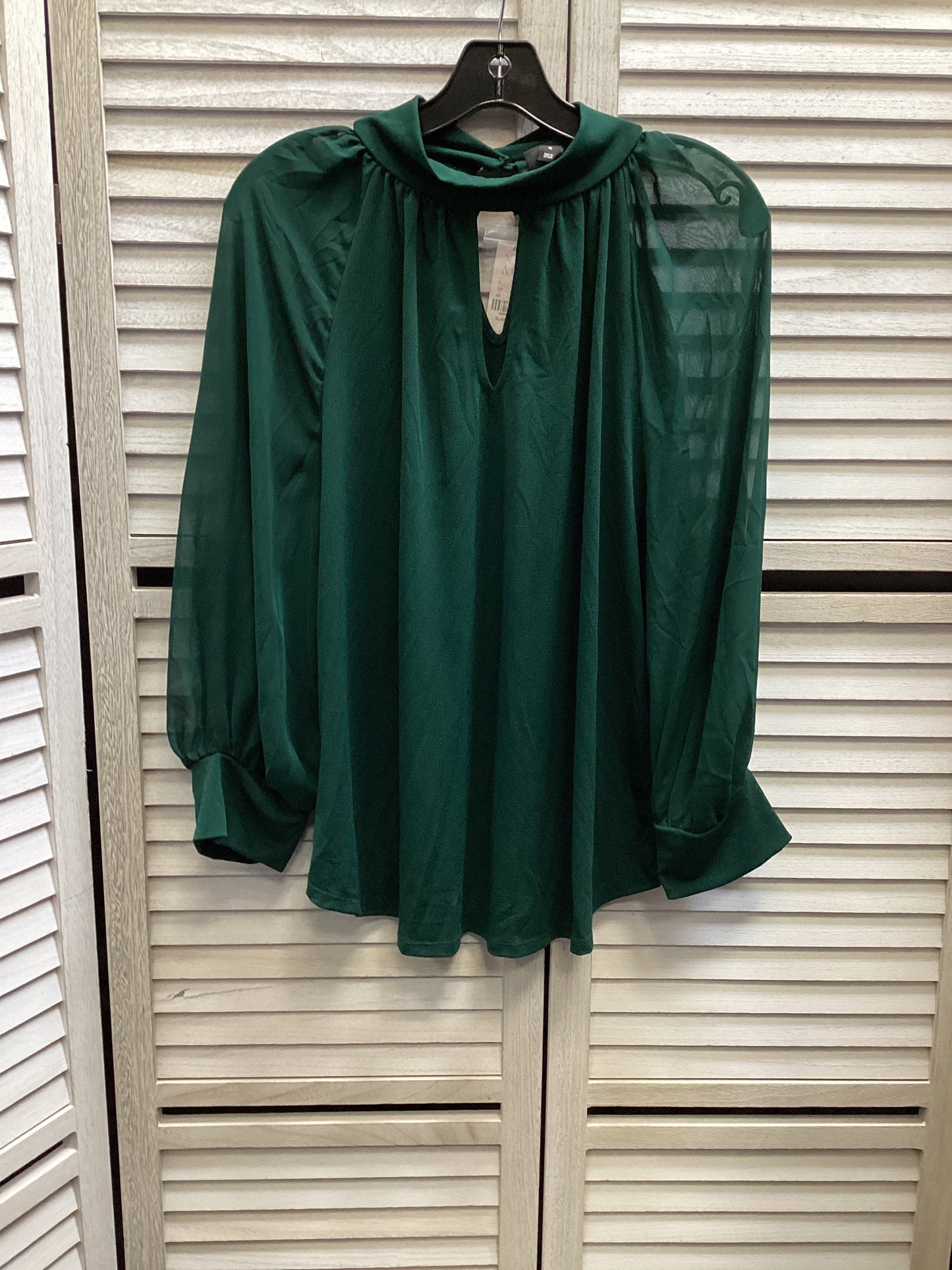 Top Long Sleeve By New York And Co In Green, Size: Xl