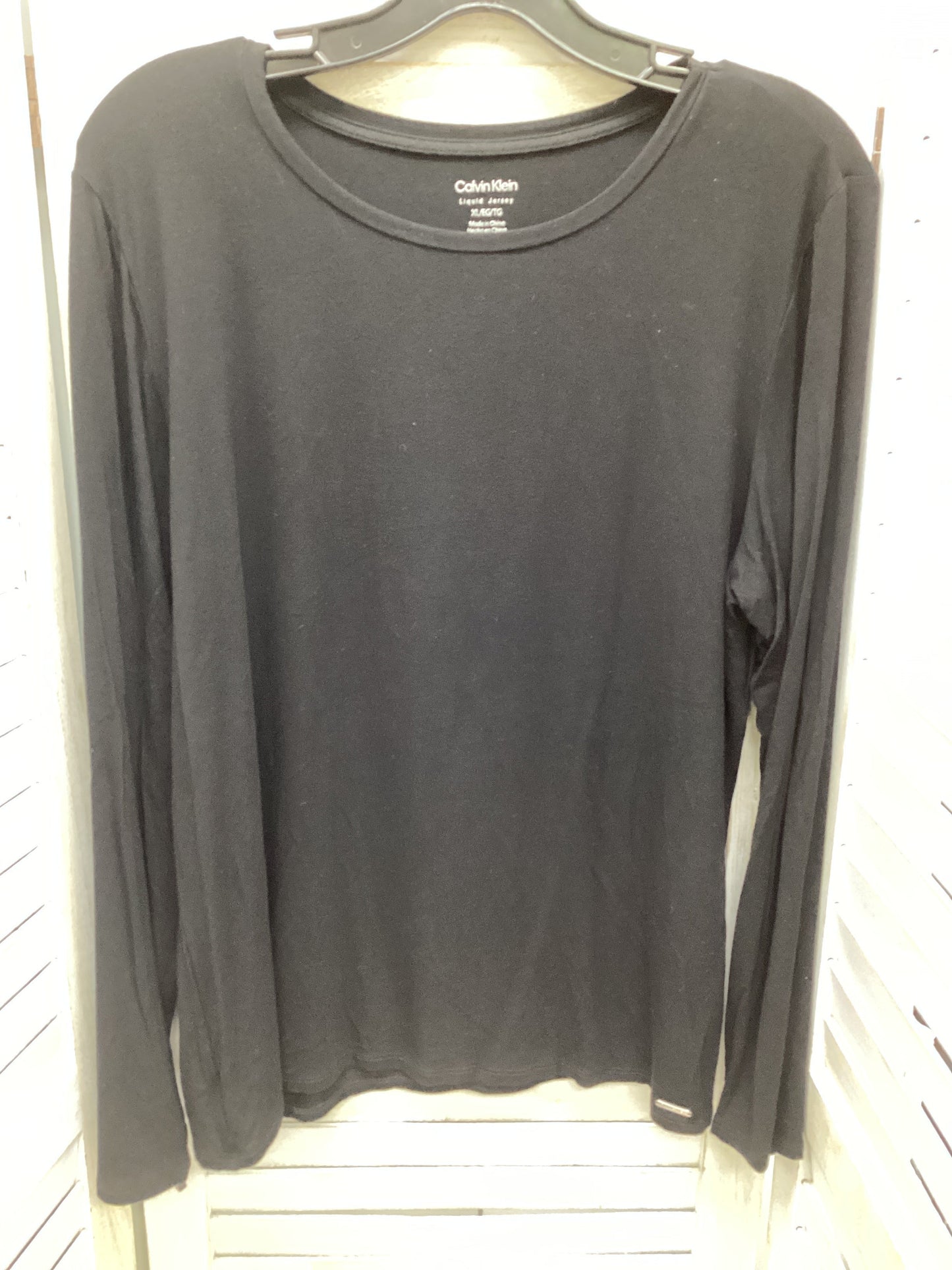 Top Long Sleeve By Calvin Klein In Black, Size: Xl