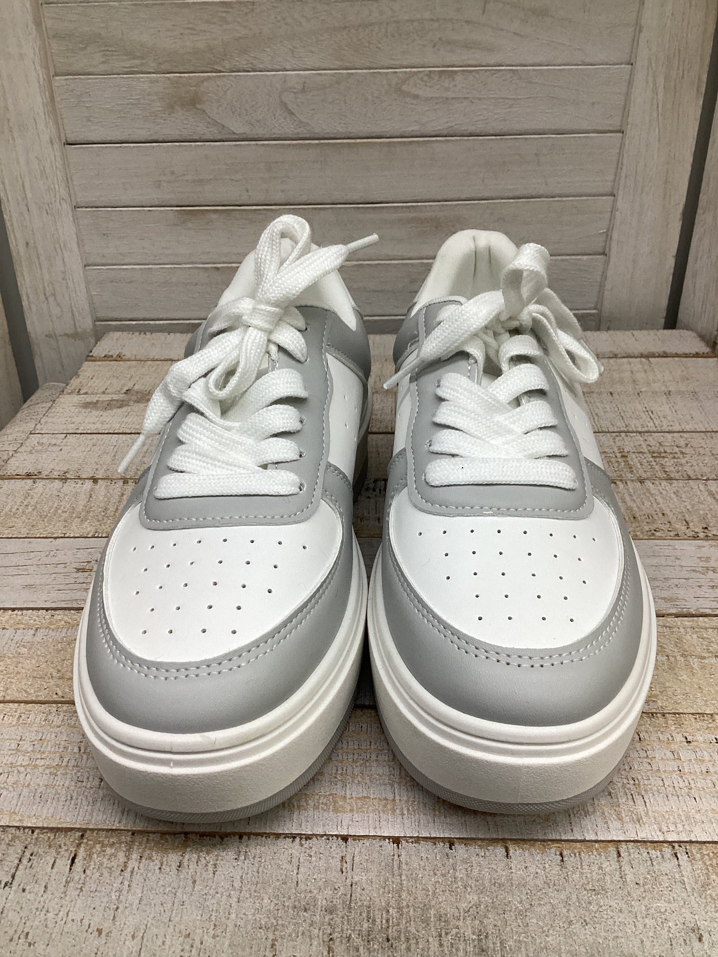 Shoes Sneakers By Madden Girl In White, Size: 7.5