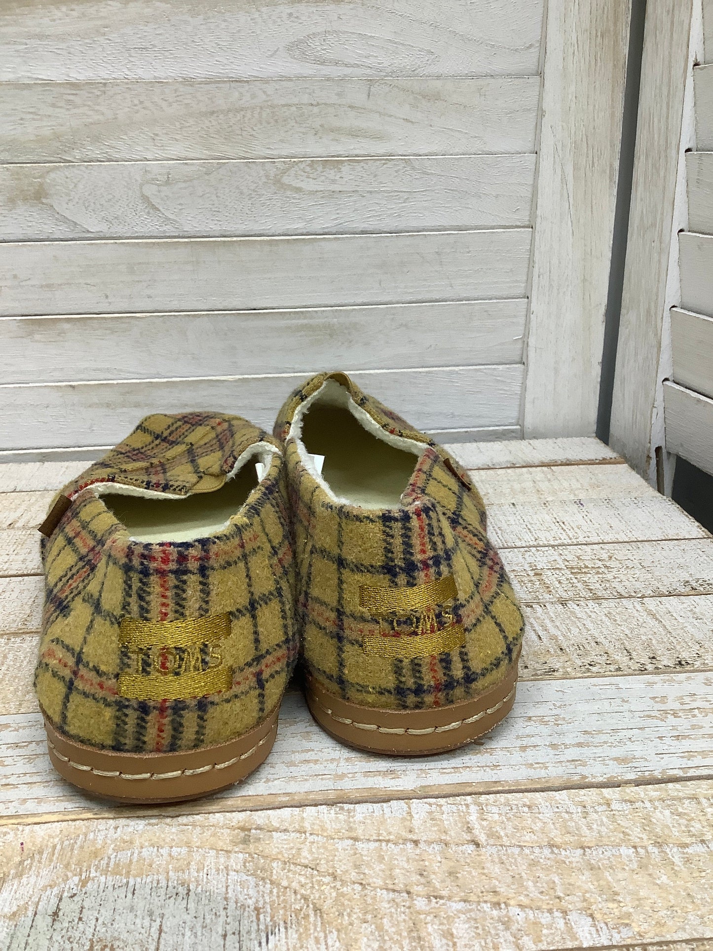 Shoes Flats By Toms In Plaid Pattern, Size: 8.5