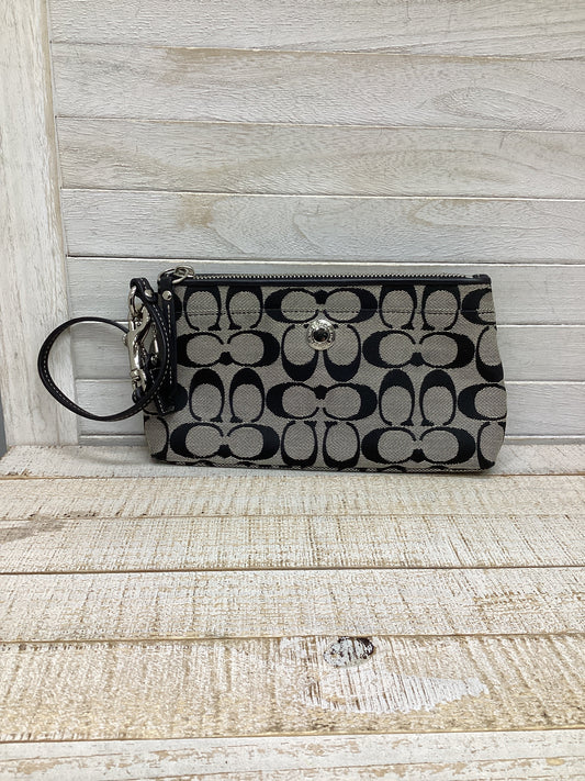 Wristlet Designer By Coach, Size: Medium