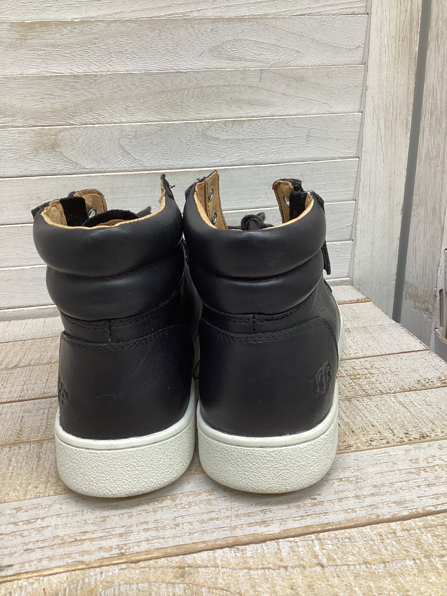 Shoes Sneakers By Ugg In Black, Size: 10