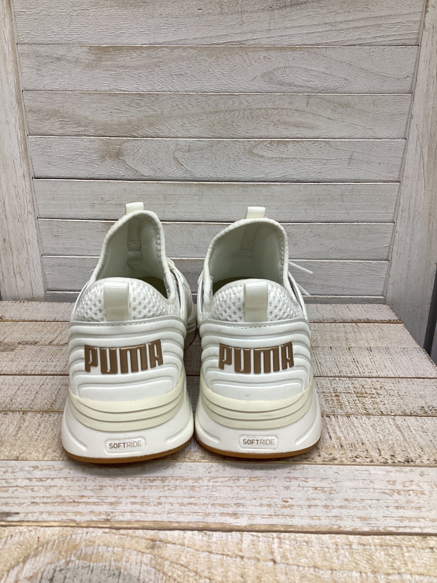 Shoes Athletic By Puma In White, Size: 7