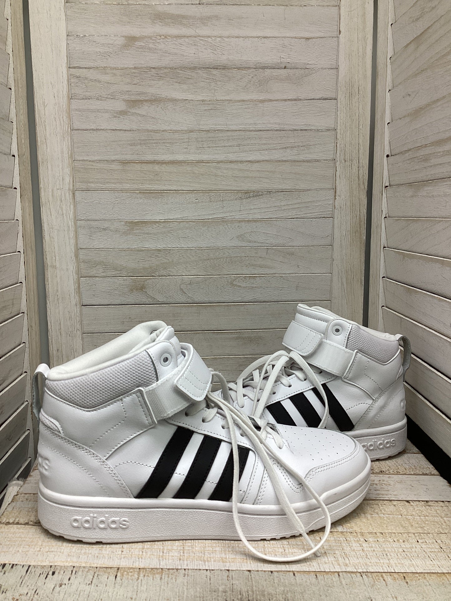 Shoes Sneakers By Adidas In White, Size: 10