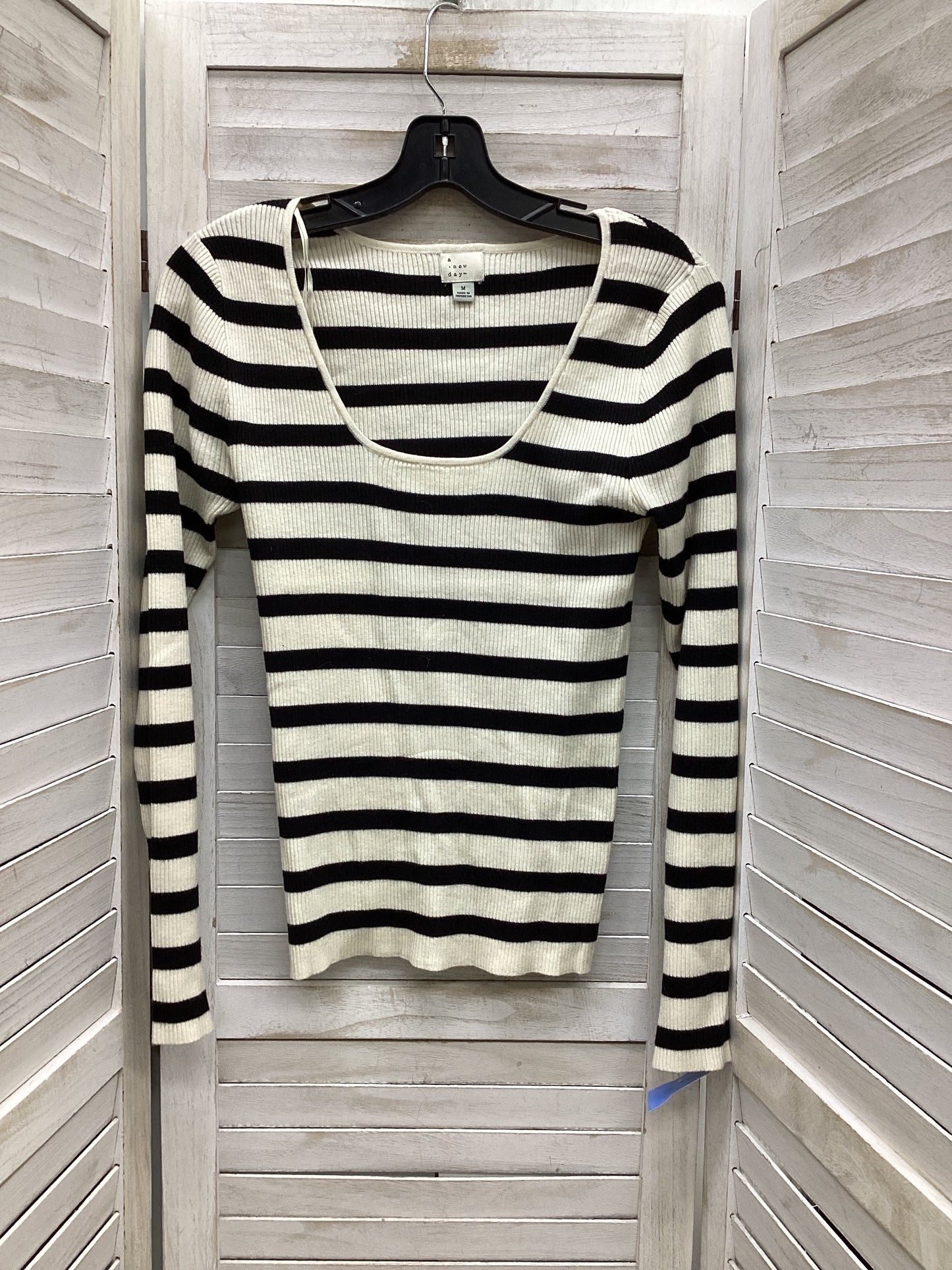 Top Long Sleeve By A New Day In Striped Pattern, Size: M