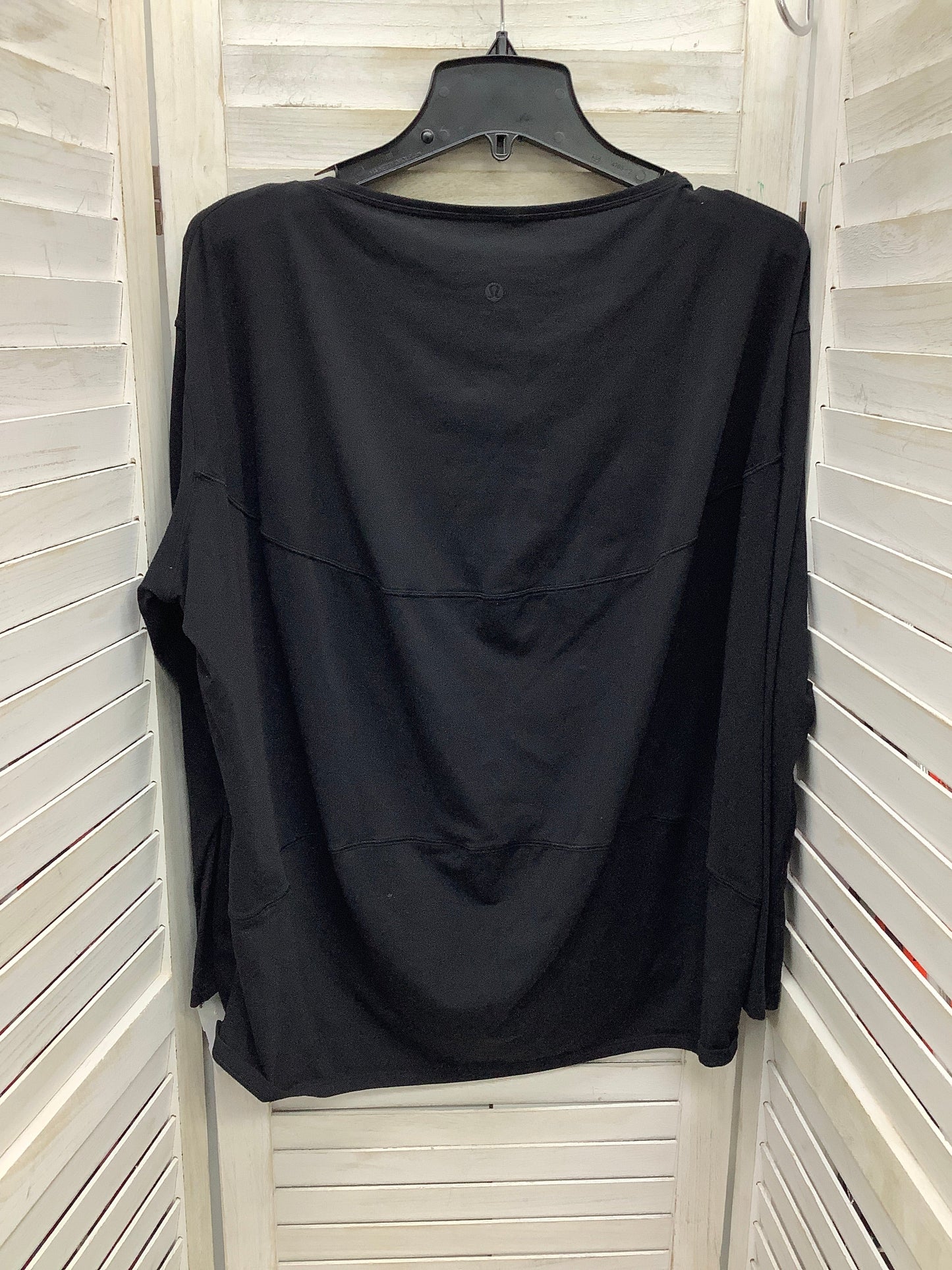 Top Long Sleeve By Lululemon In Black, Size: L