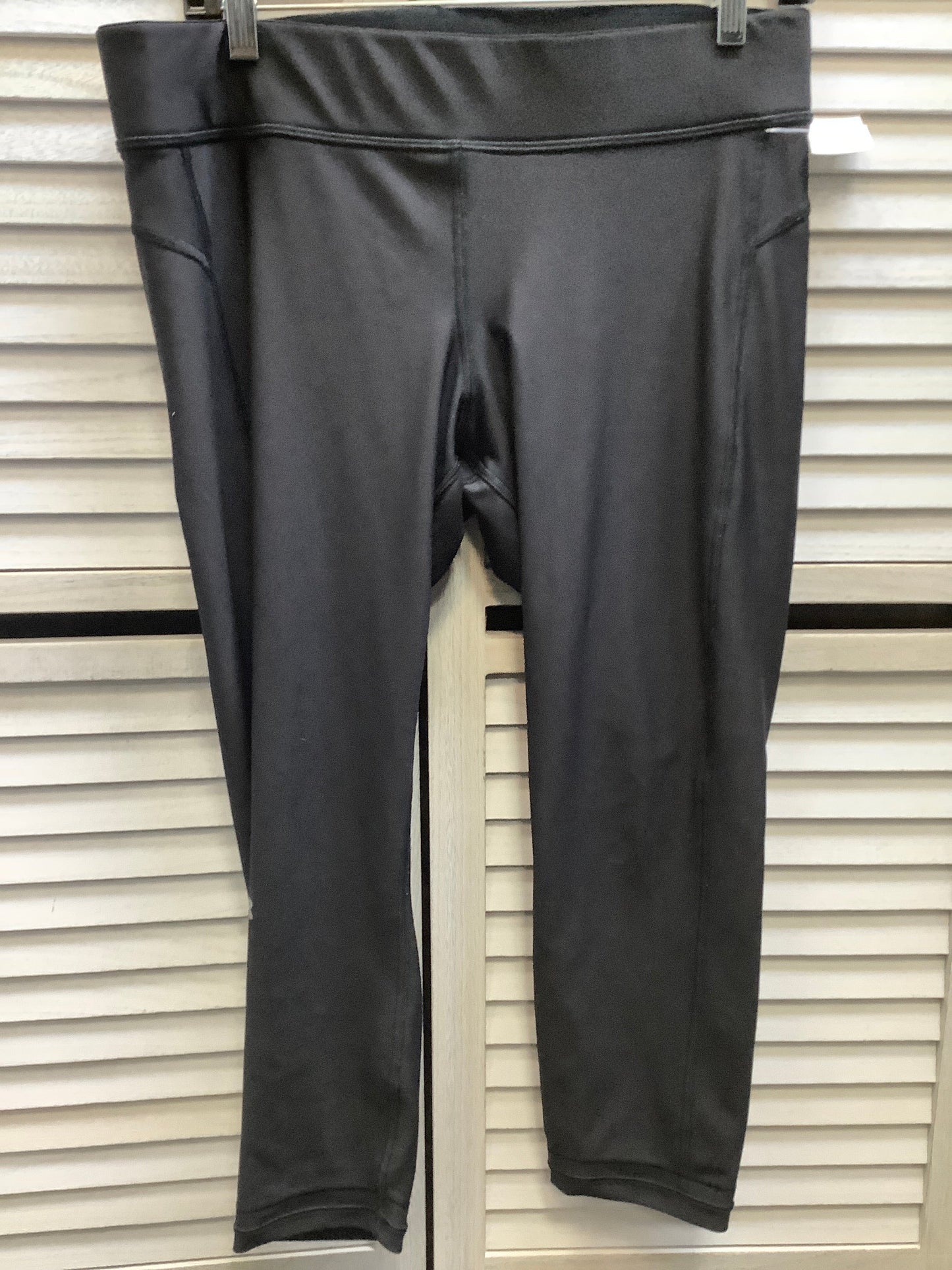 Athletic Capris By Under Armour In Black, Size: Xl