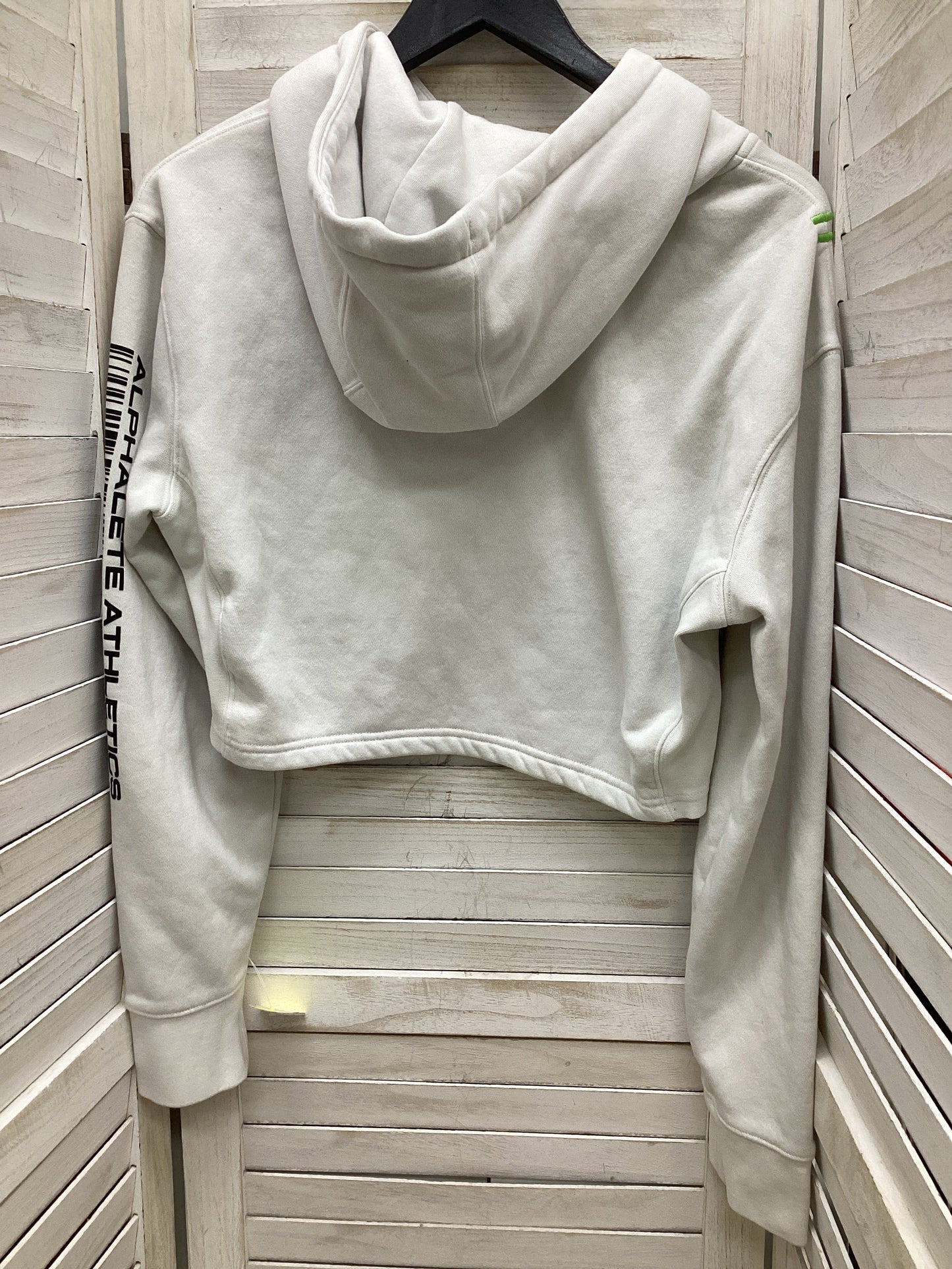 Sweatshirt Hoodie By Clothes Mentor In White, Size: M