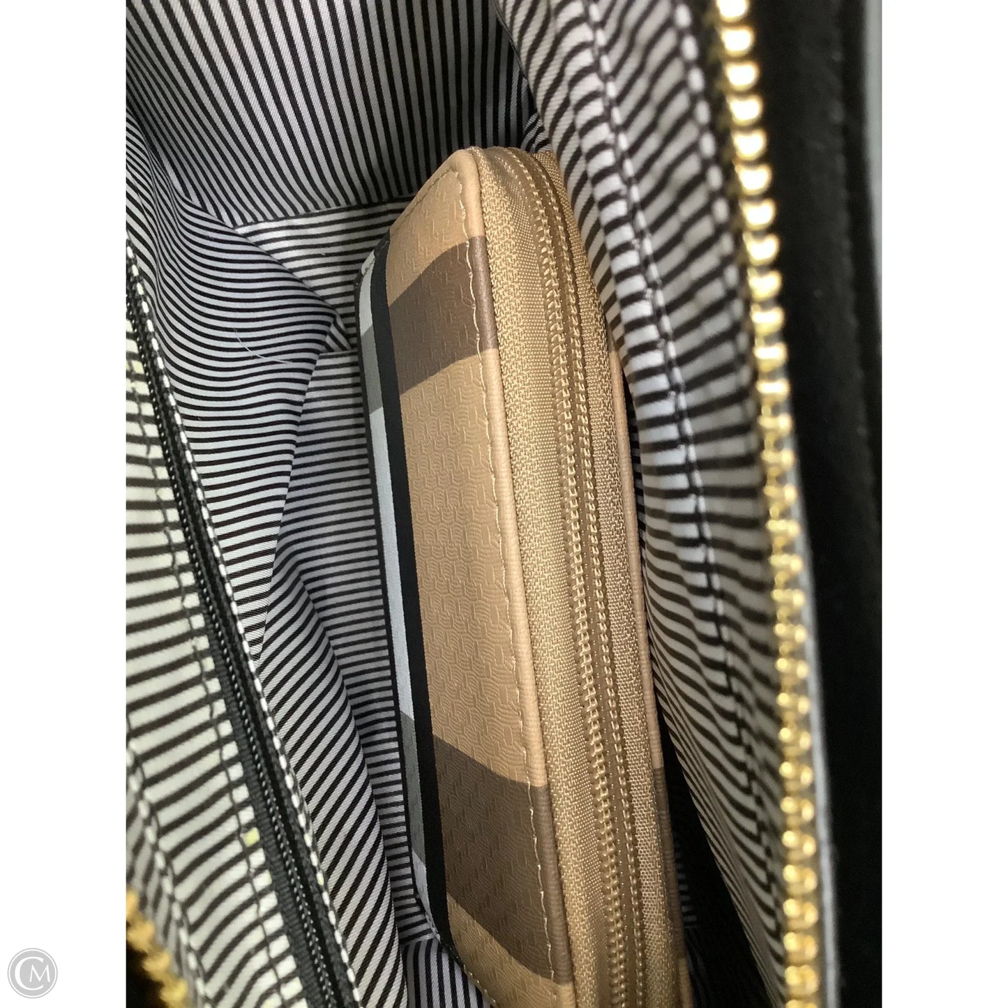 Crossbody By Clothes Mentor, Size: Medium