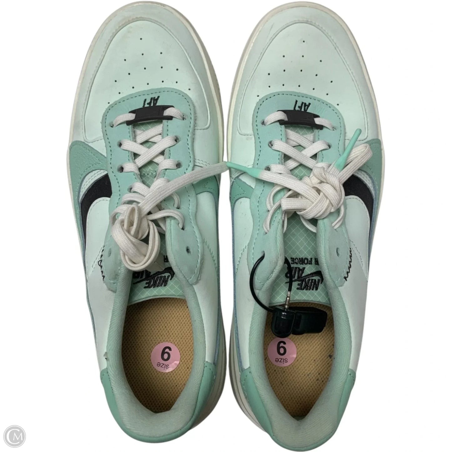 Shoes Sneakers By Nike In Green, Size: 9