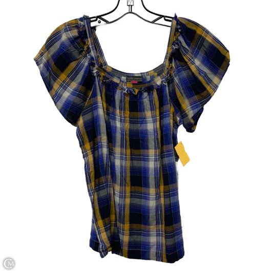 Top Short Sleeve By Vince Camuto In Plaid Pattern, Size: Xs