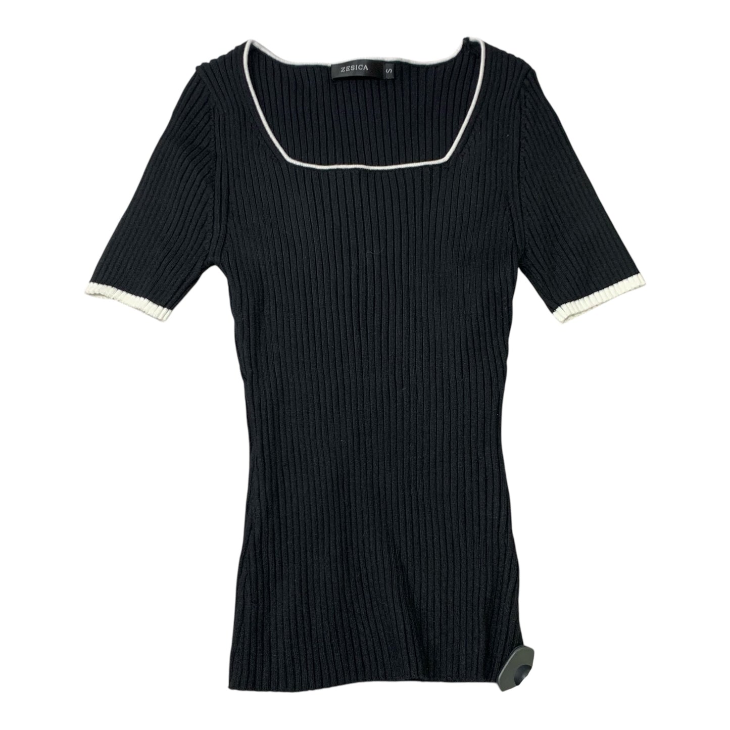 Top Short Sleeve By Zesica In Black, Size: S