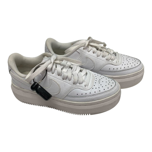 Shoes Sneakers By Nike In White, Size: 6