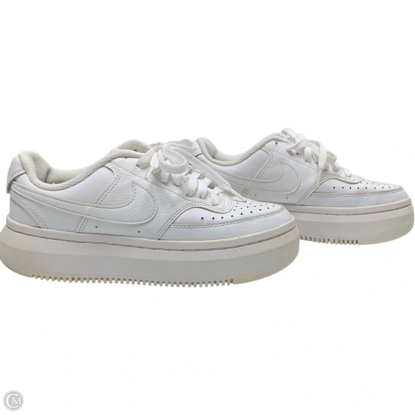 Shoes Sneakers By Nike In White, Size: 7