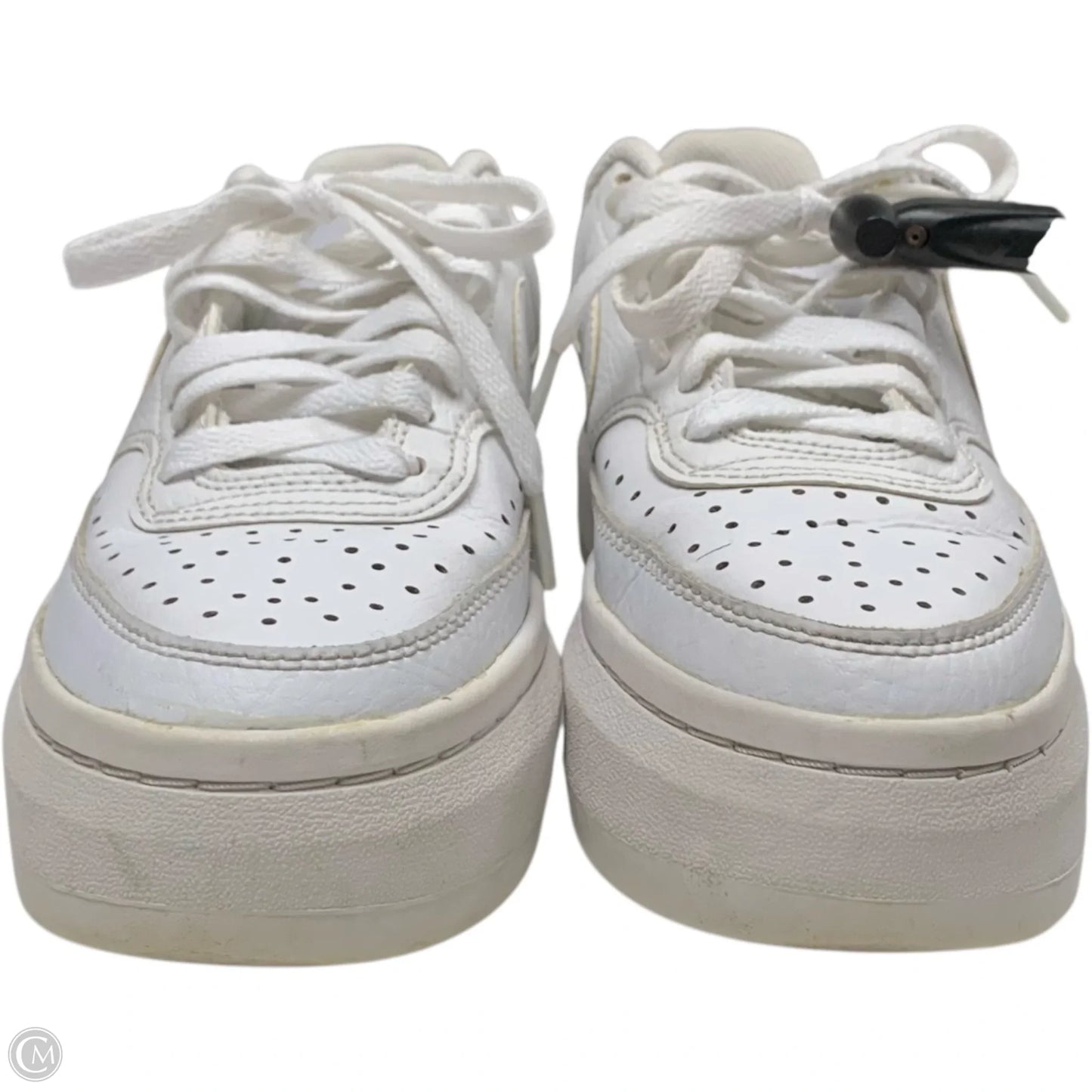 Shoes Sneakers By Nike In White, Size: 7