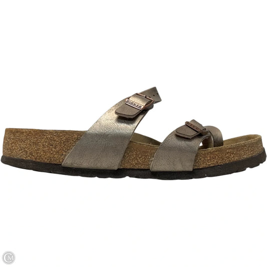 Sandals Flats By Birkenstock In Bronze, Size: 7