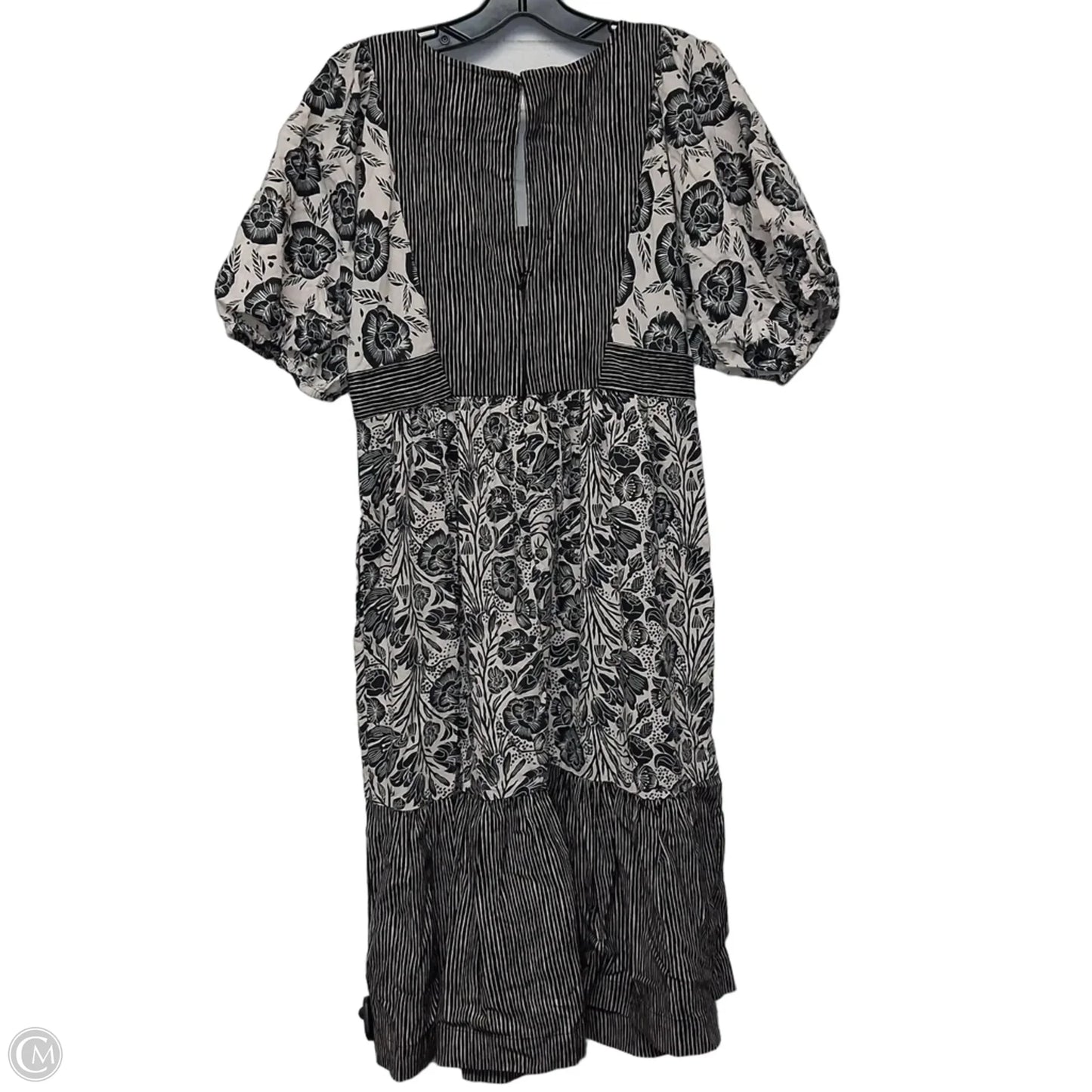 Dress Casual Short By Blooming Print In Black & White, Size: M