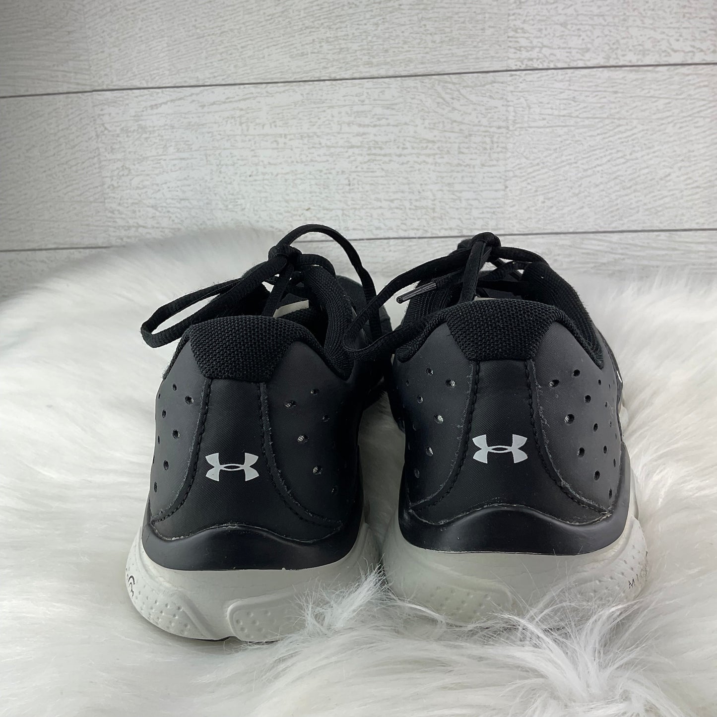 Shoes Athletic By Under Armour In Black, Size: 10