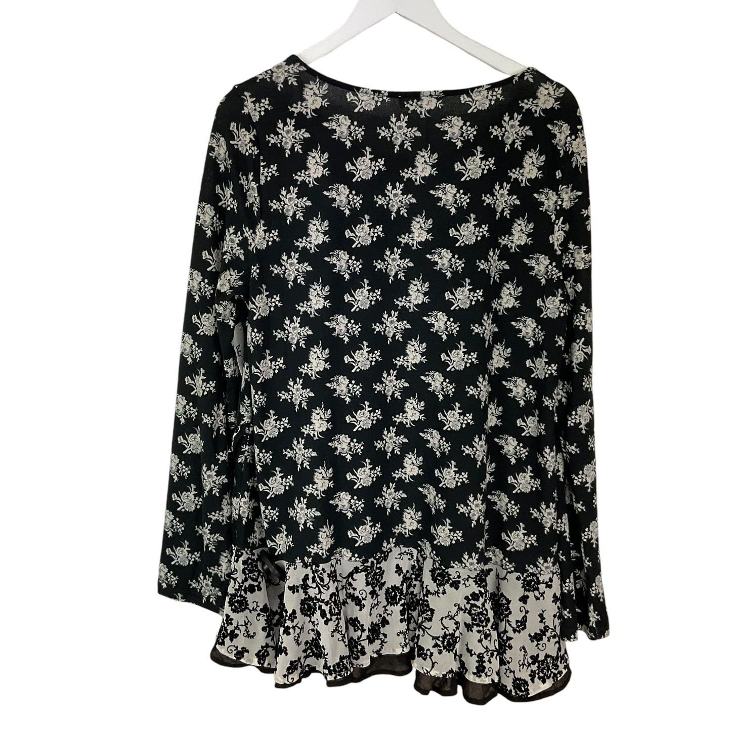 Top Long Sleeve By Entro In Black, Size: L