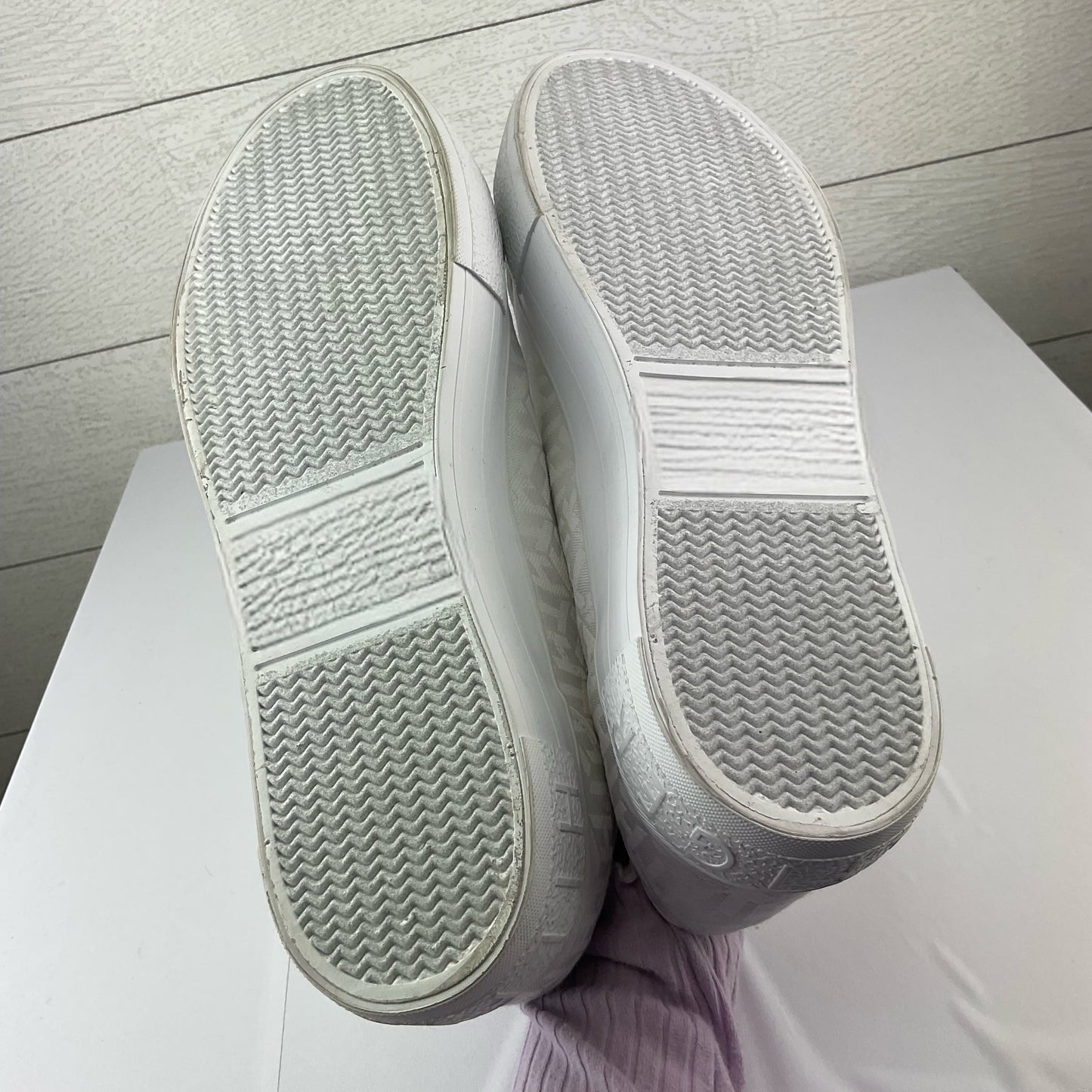 White Shoes Sneakers Tommy Hilfiger, Size 10
