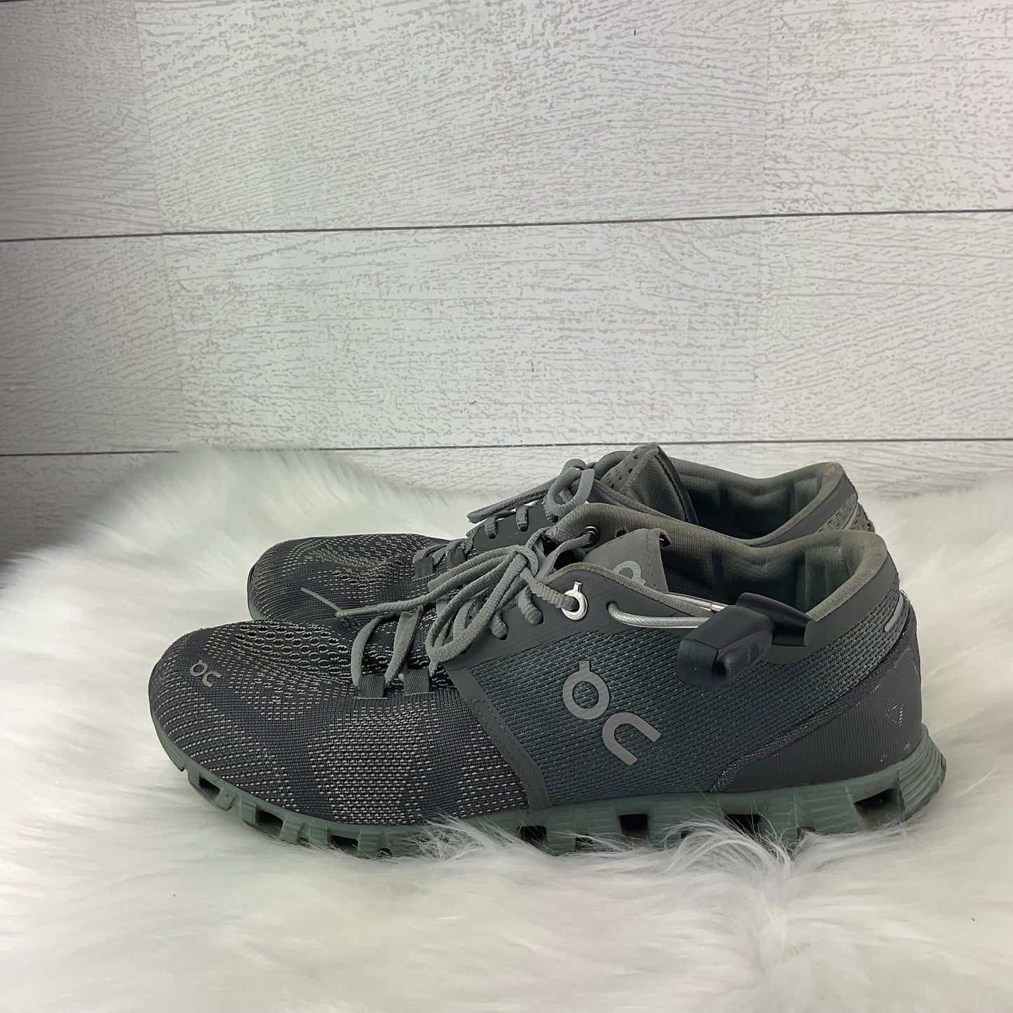 Shoes Athletic By Clothes Mentor In Grey, Size: 8.5